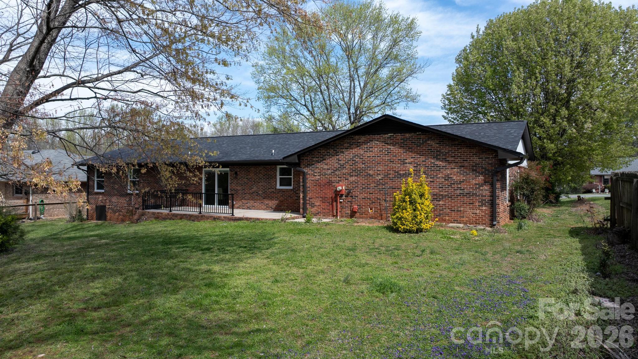 715 Sunridge Drive