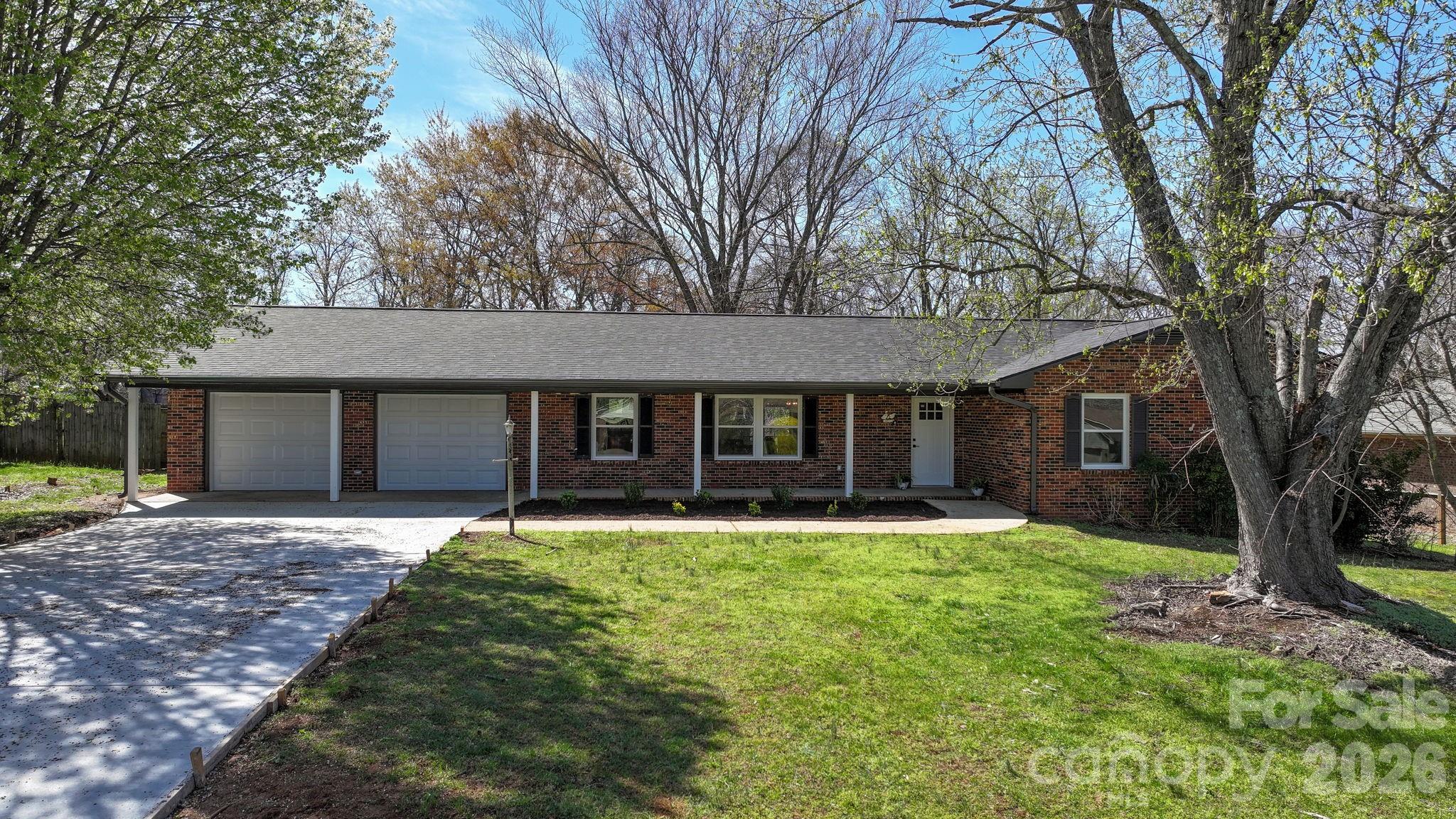 715 Sunridge Drive