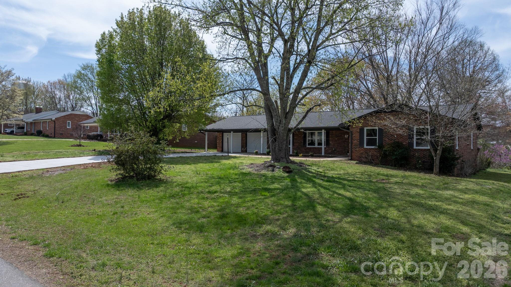 715 Sunridge Drive