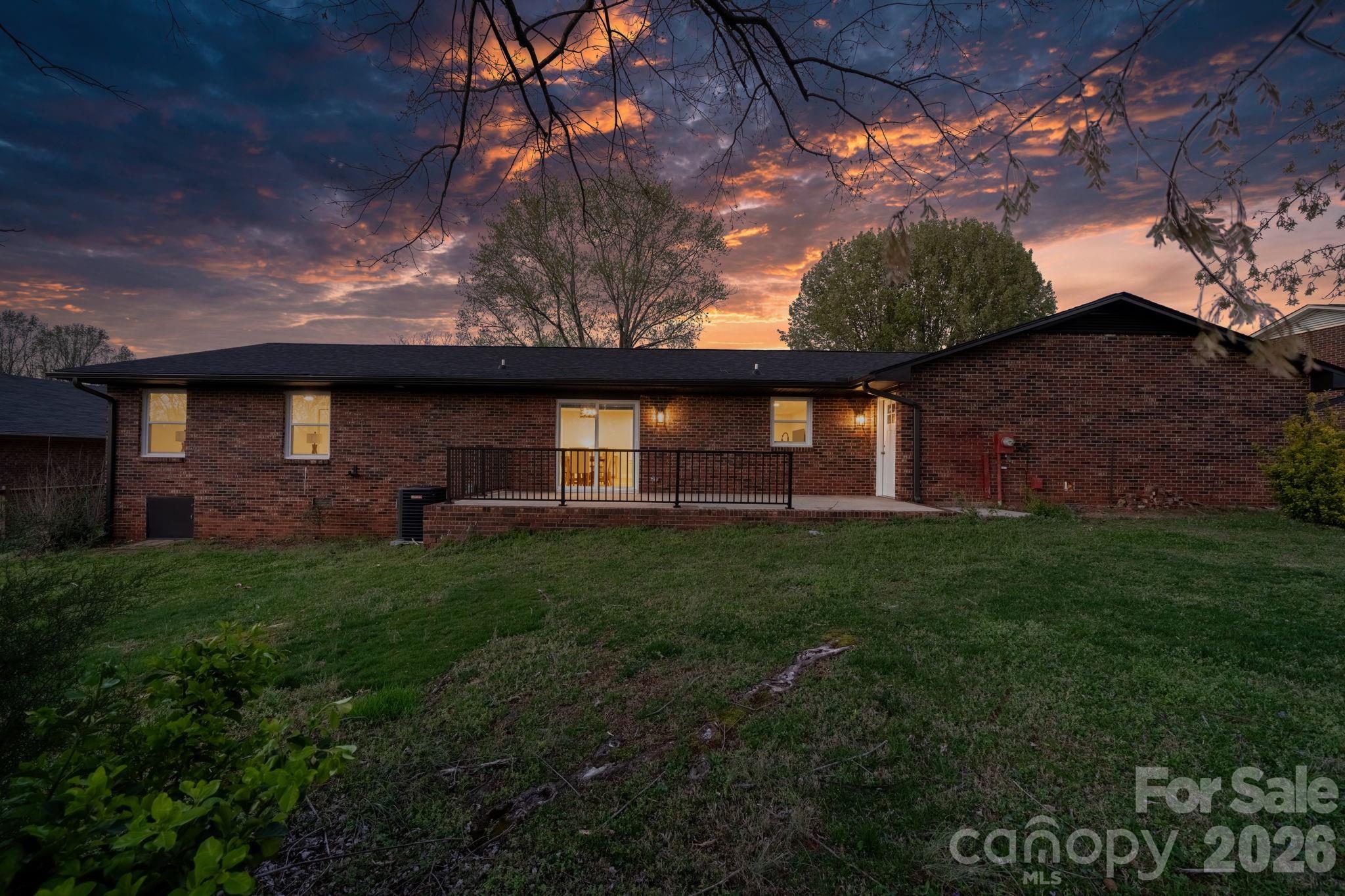 715 Sunridge Drive