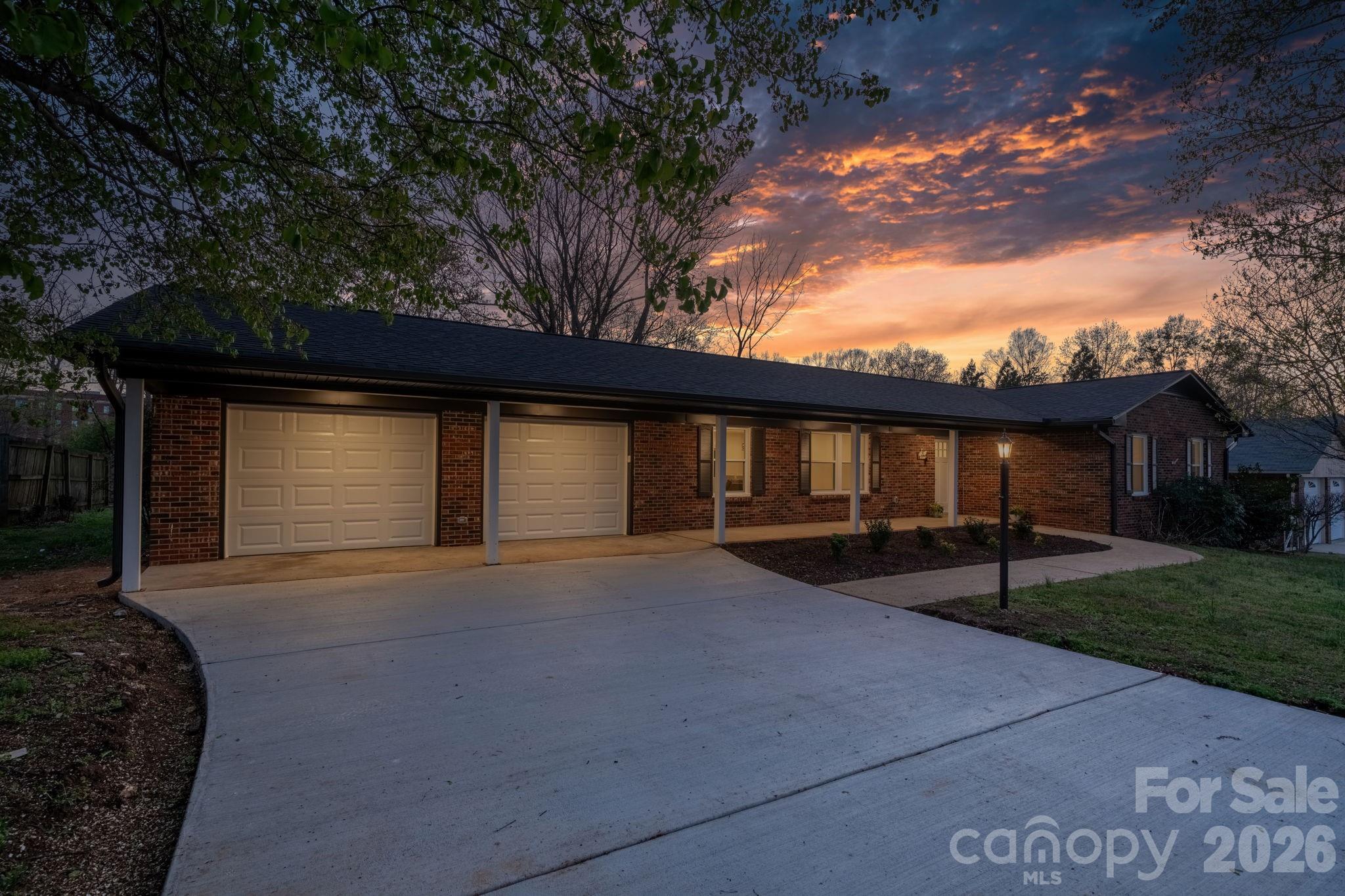 715 Sunridge Drive