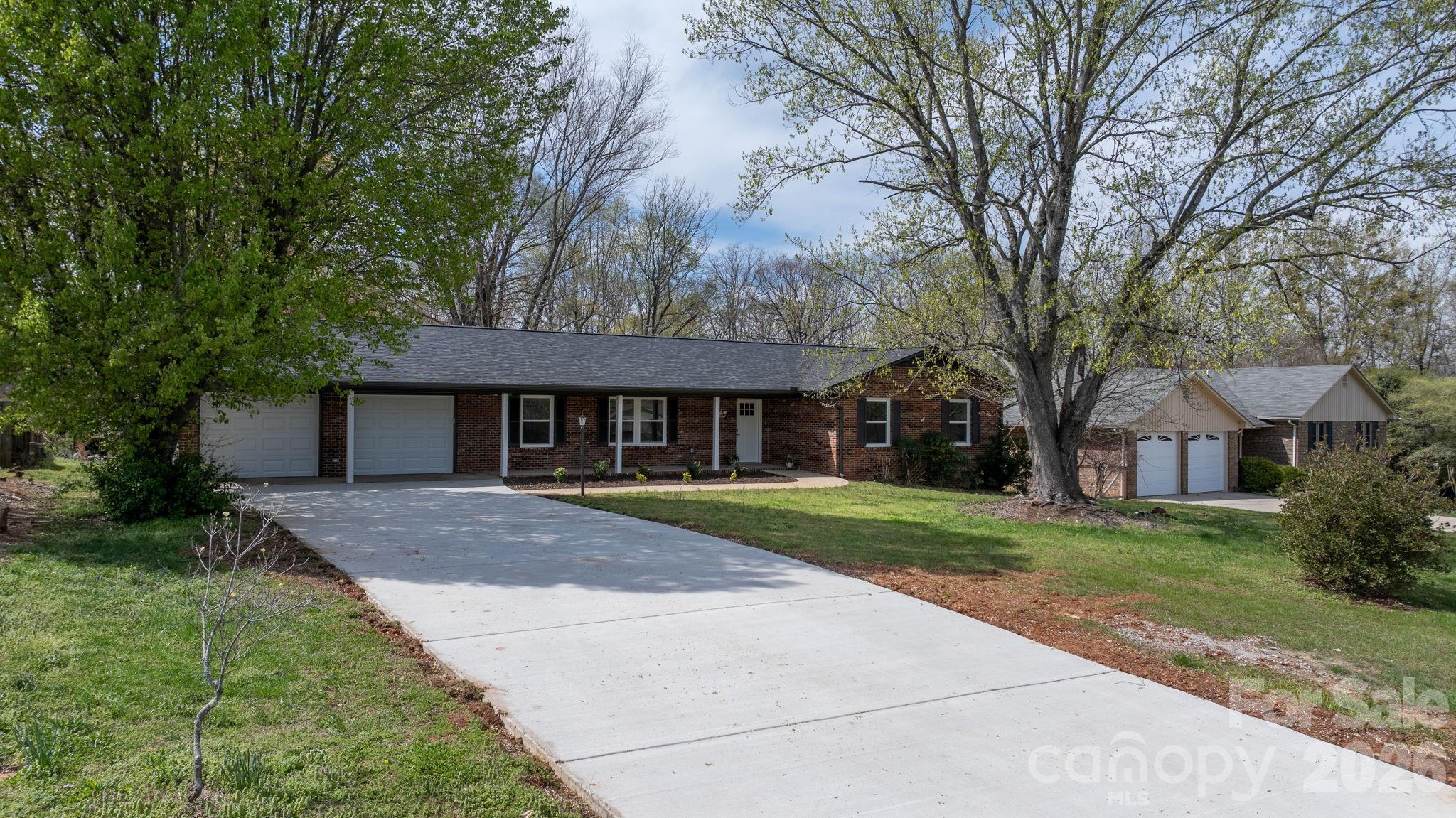 715 Sunridge Drive
