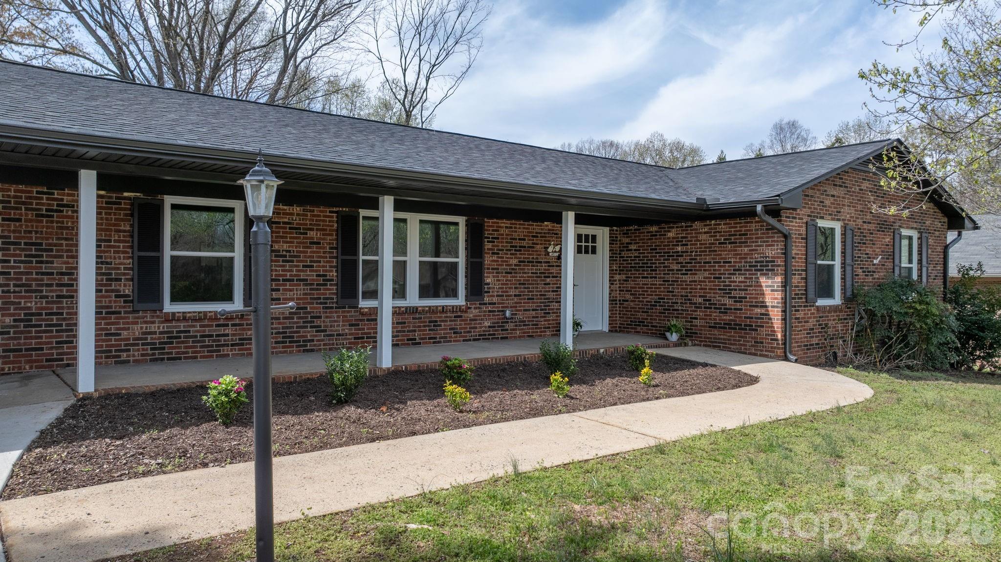 715 Sunridge Drive