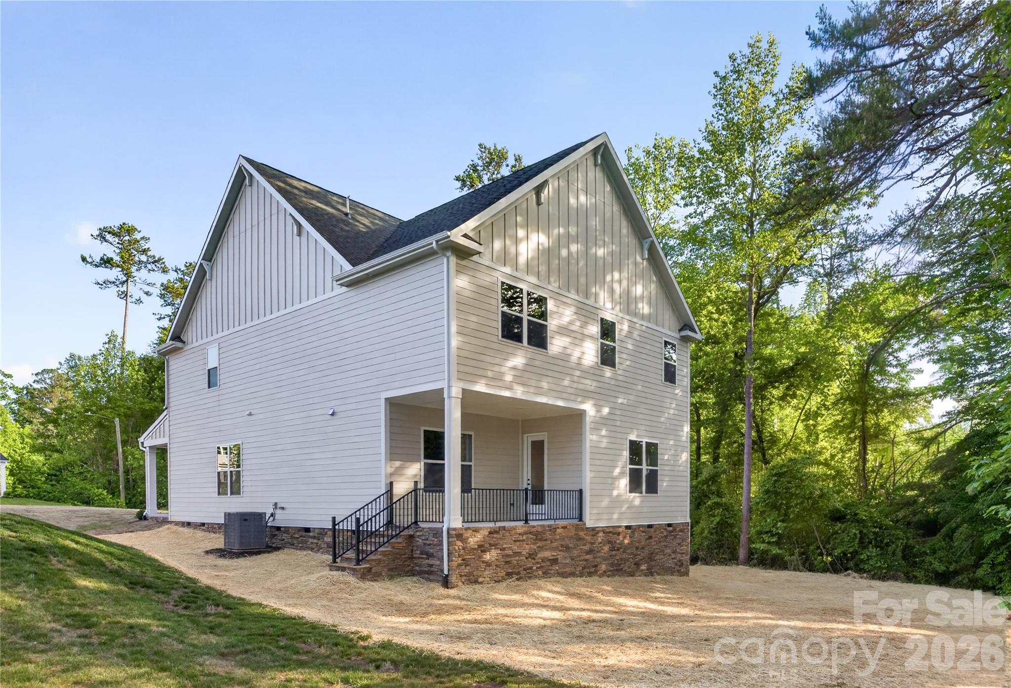 3883 12th Street NE