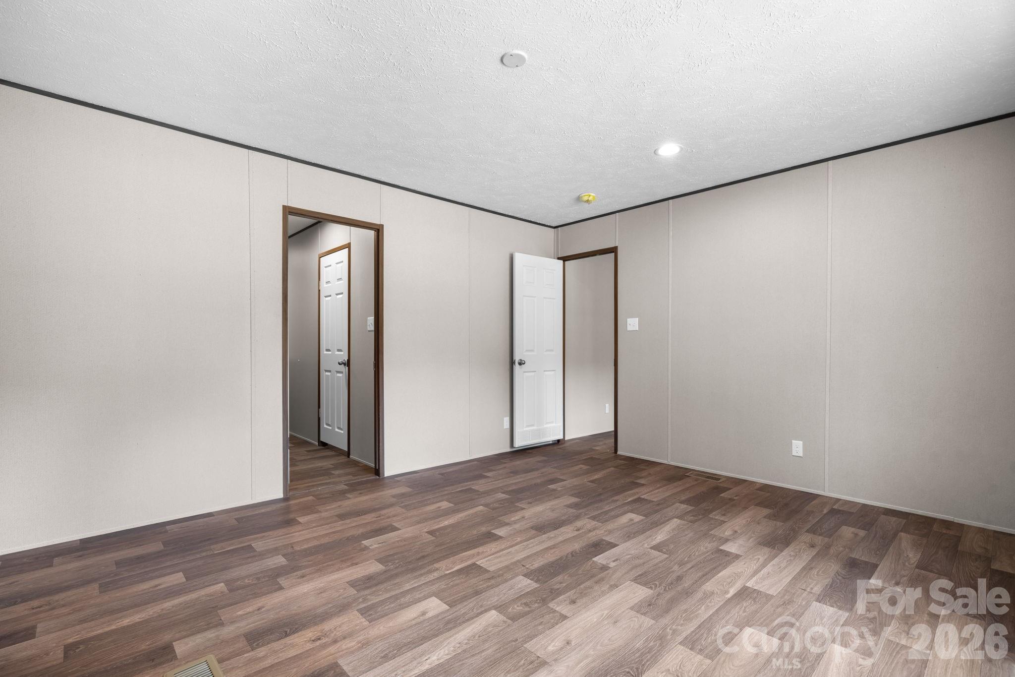 1331 Maiden Wood Circle