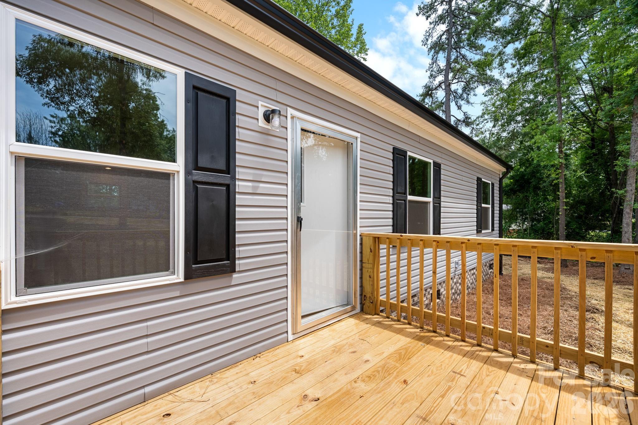 1331 Maiden Wood Circle