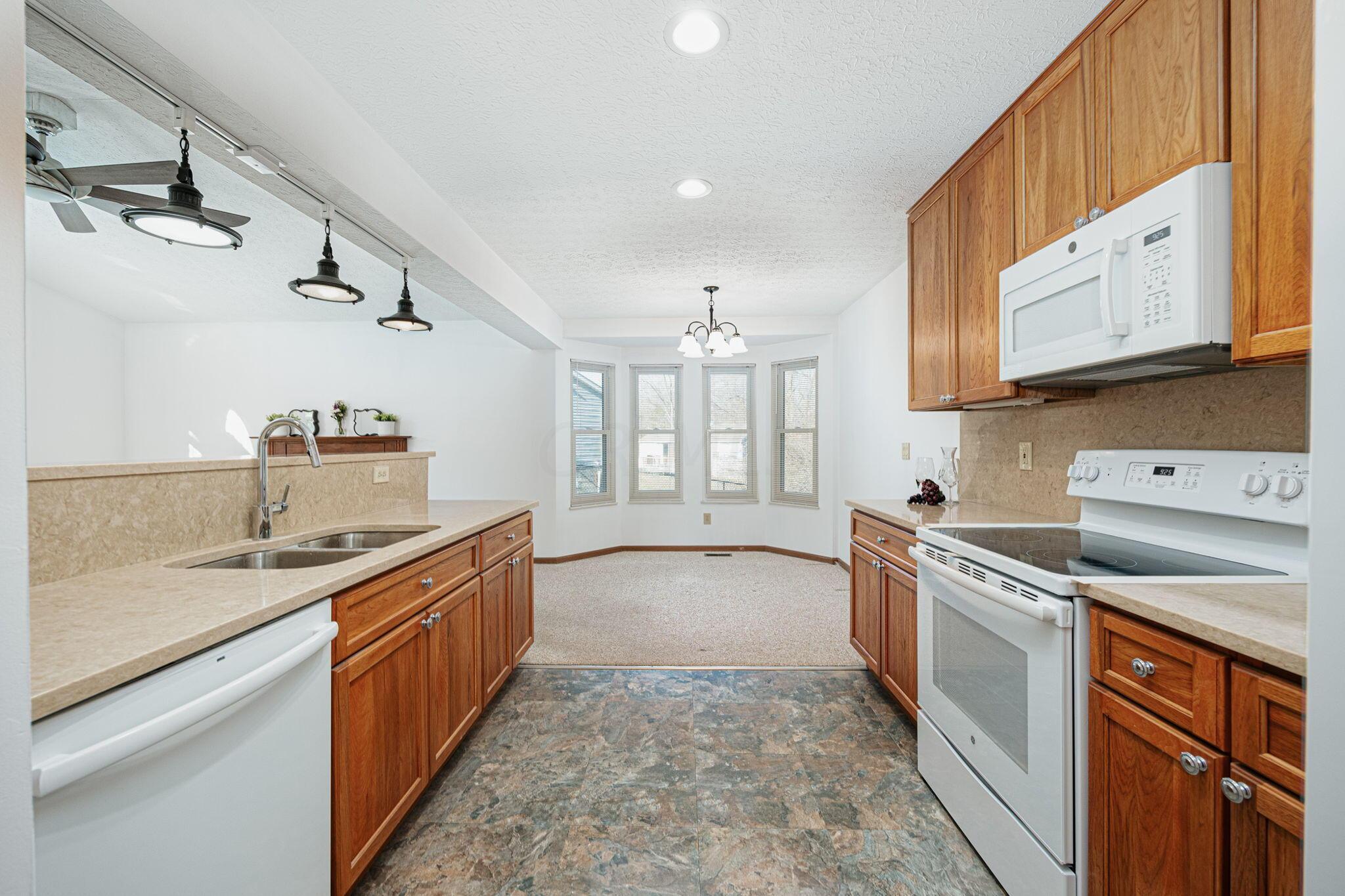 4862 Hollybriar Court