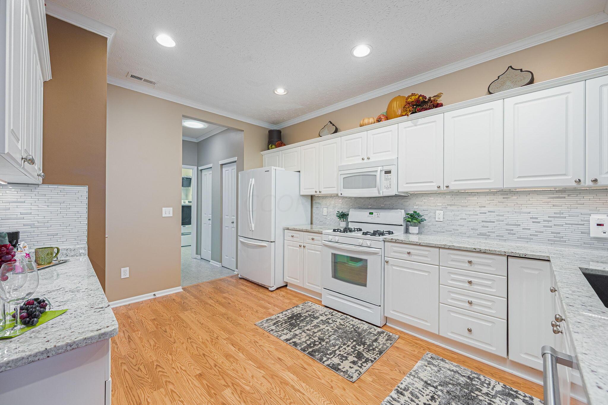 4121 Waterside Place, 13