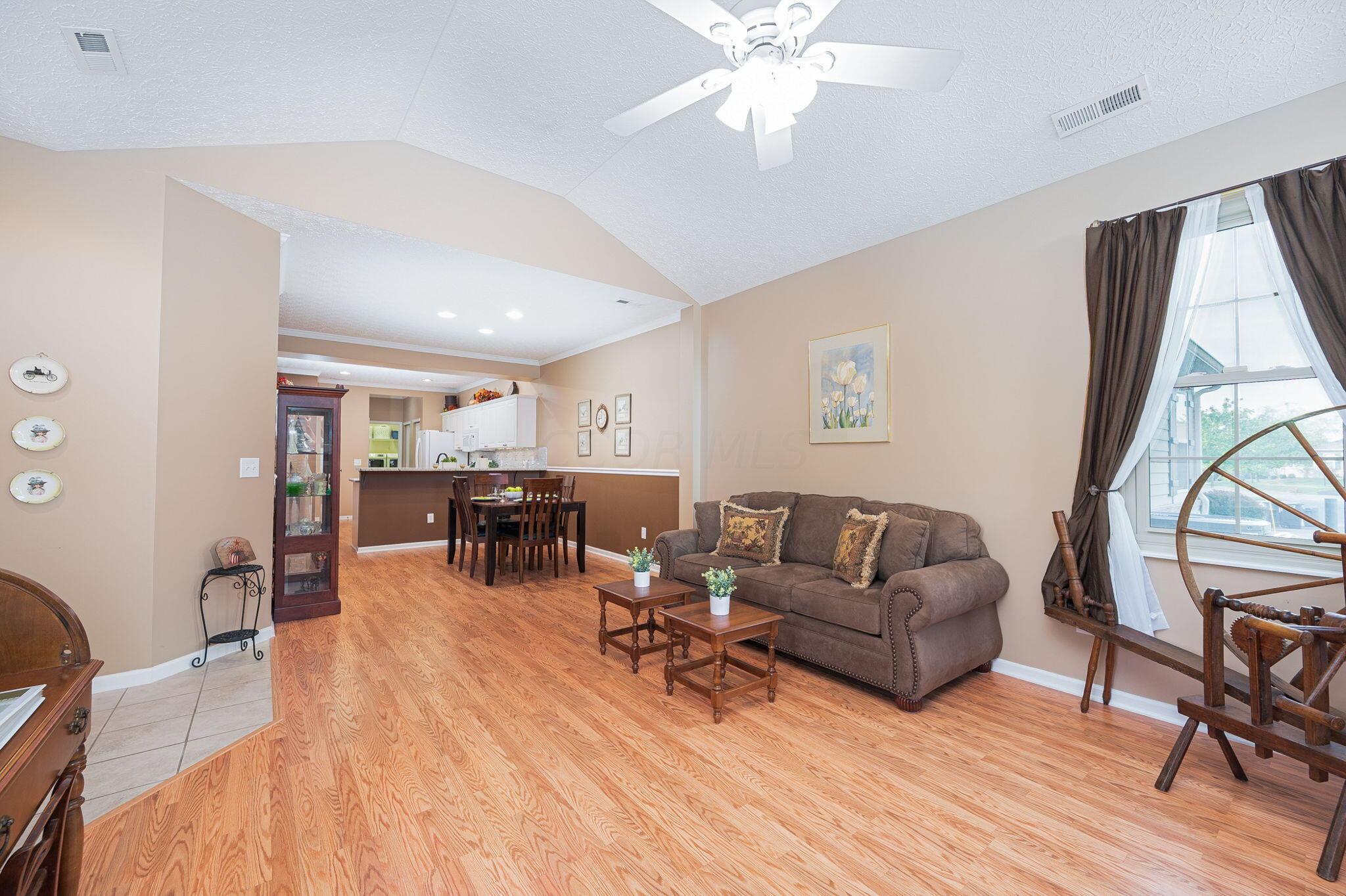 4121 Waterside Place, 13