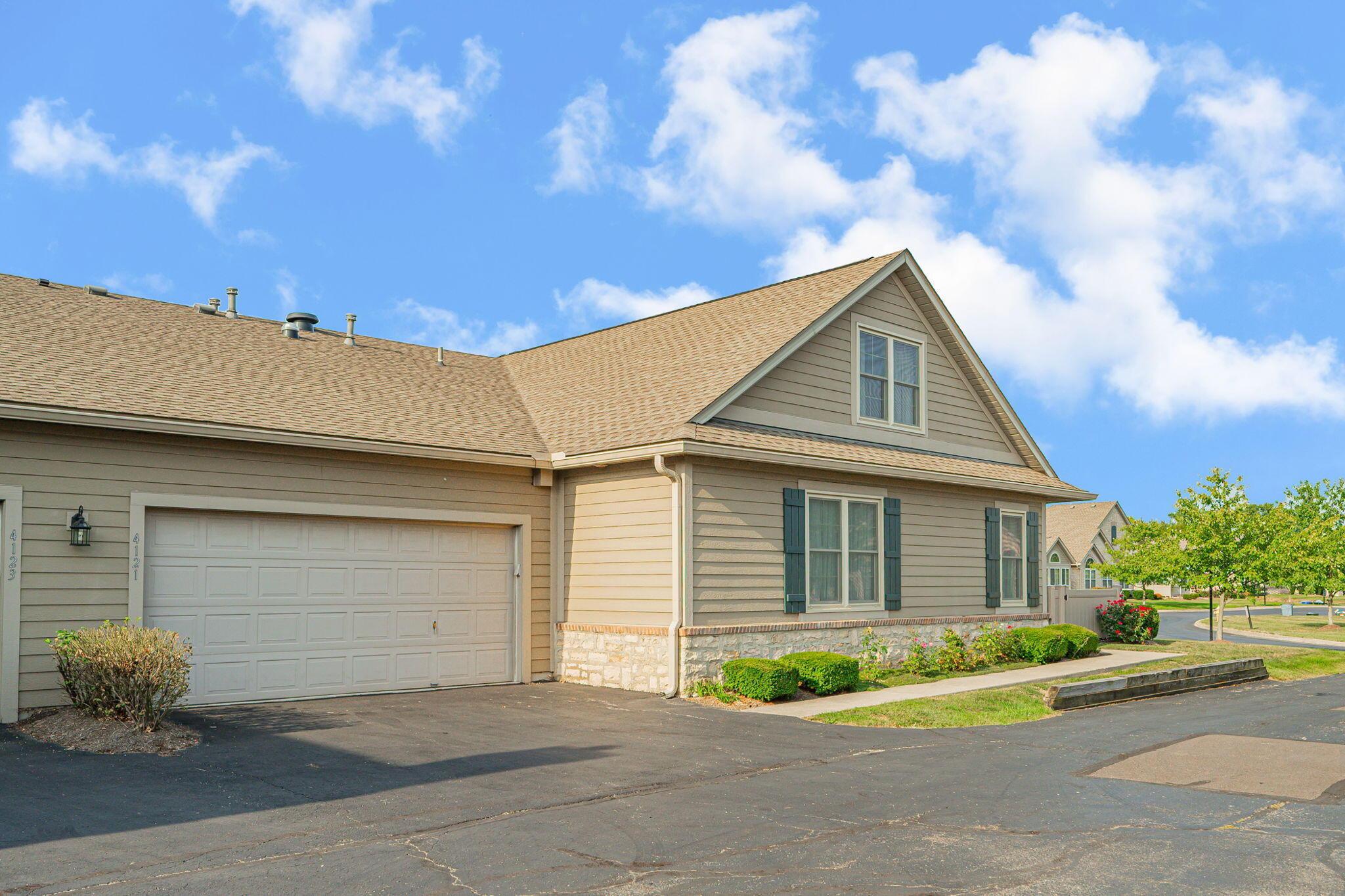 4121 Waterside Place, 13