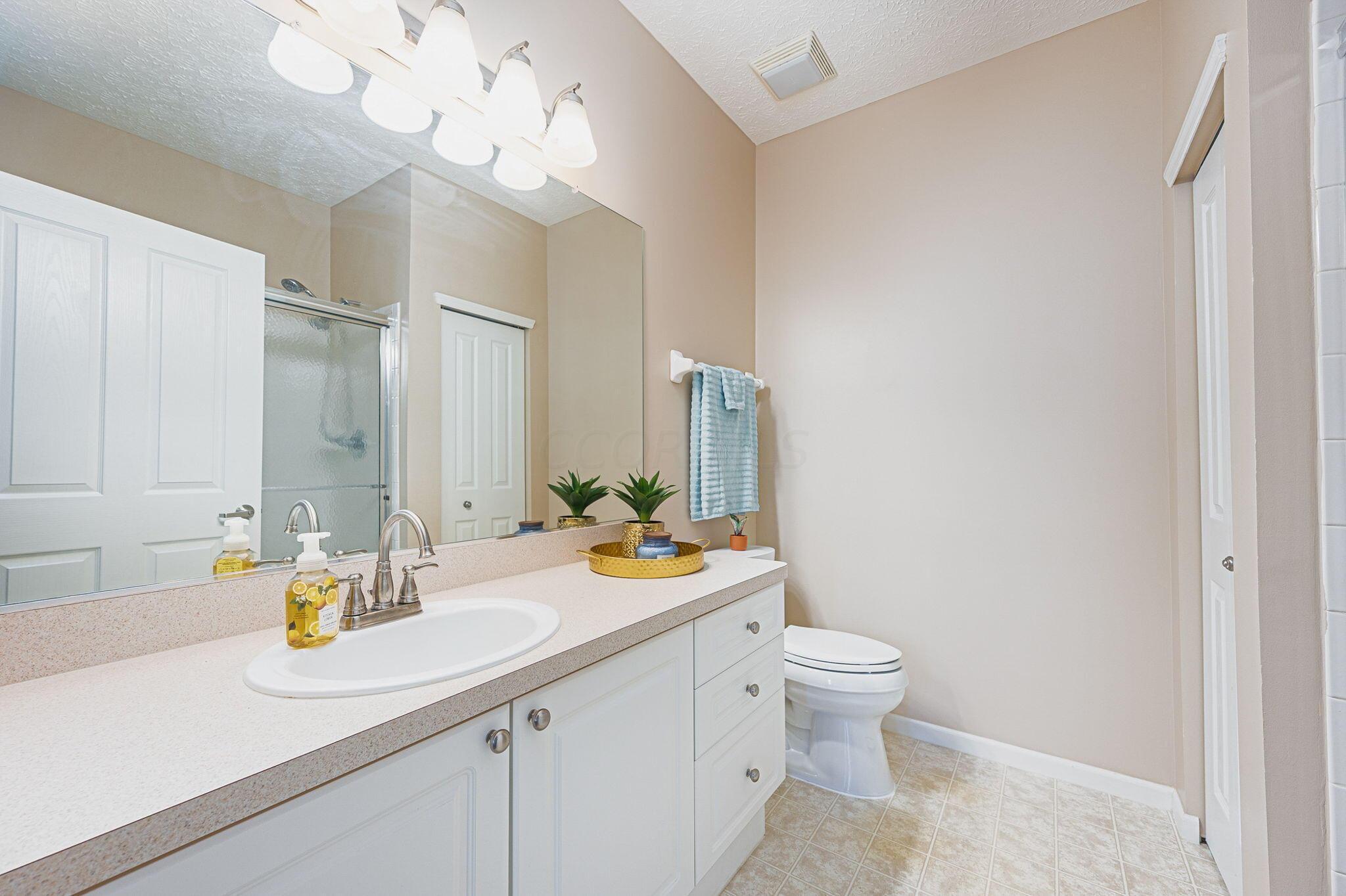 4121 Waterside Place, 13