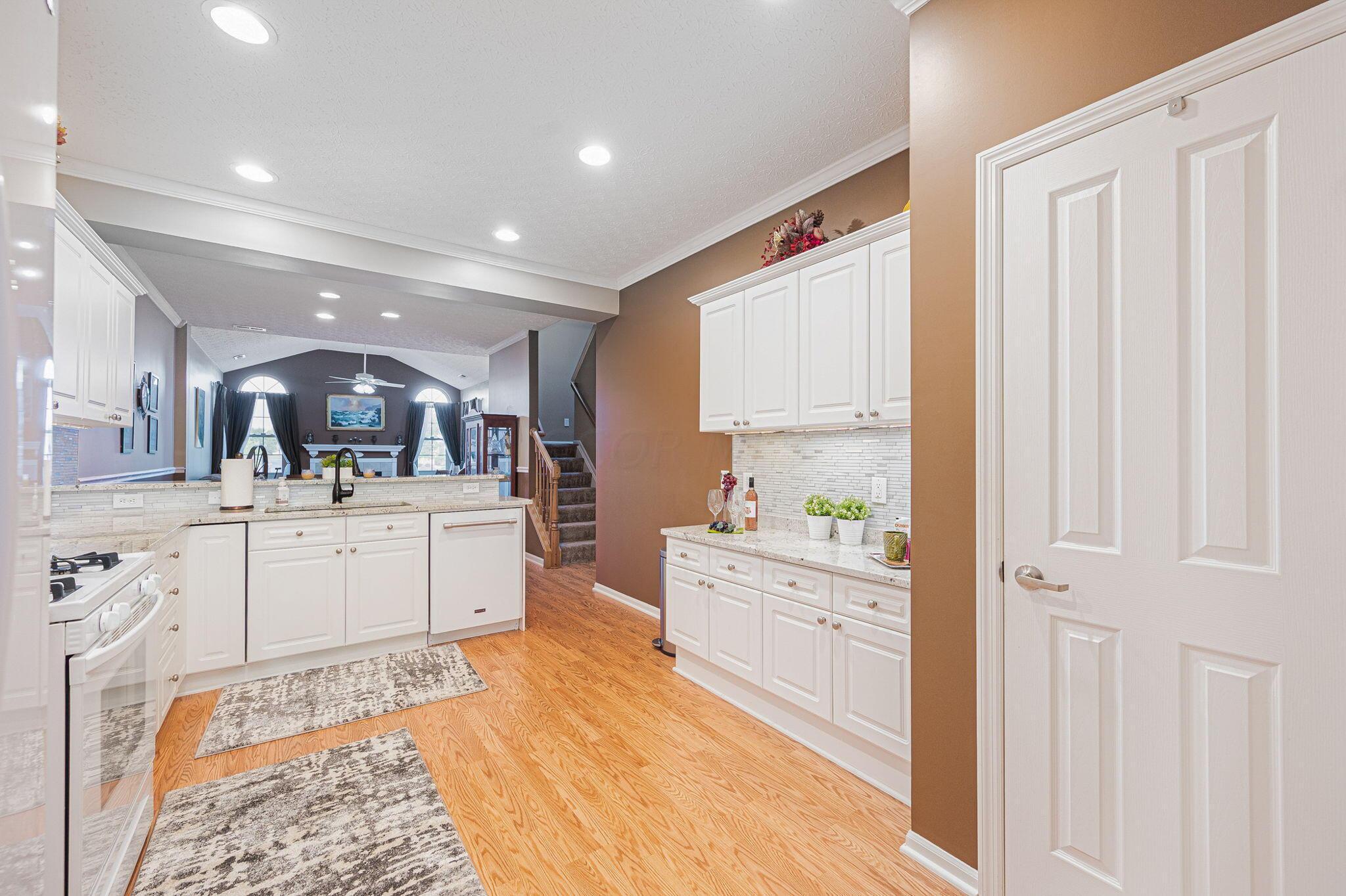 4121 Waterside Place, 13