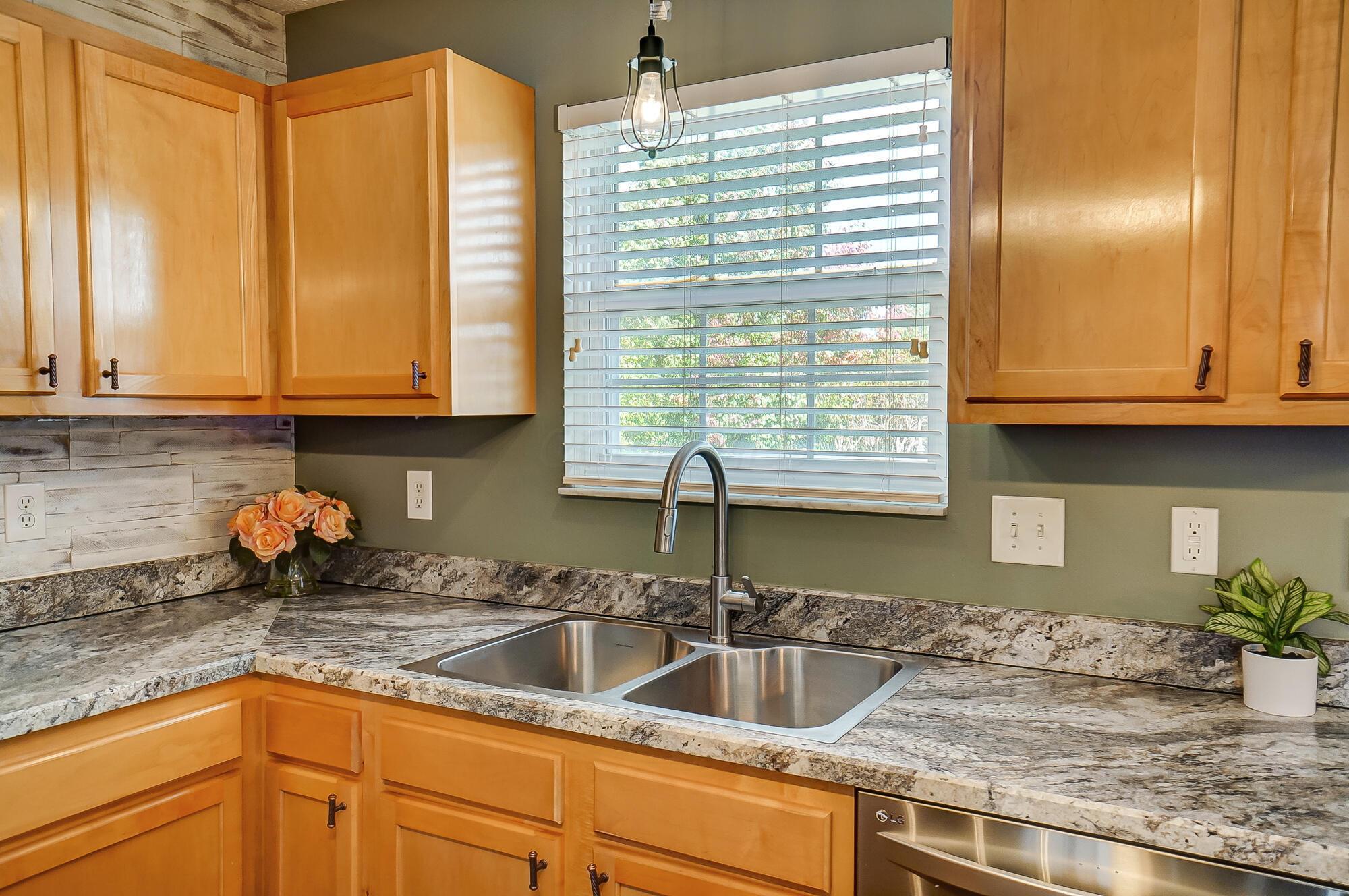 1422 Willow View Drive