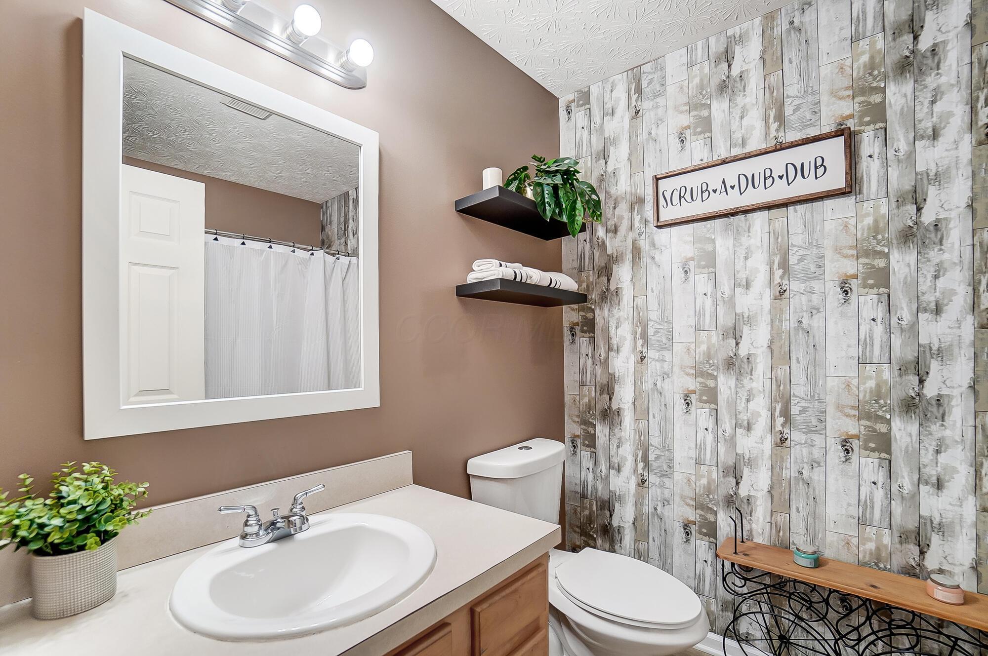 1422 Willow View Drive