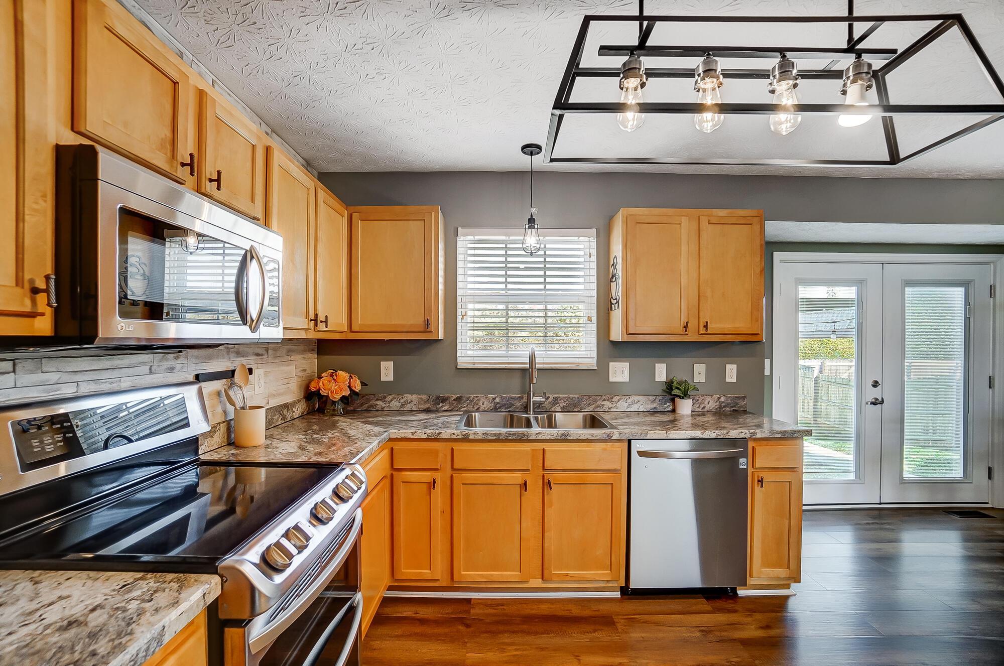 1422 Willow View Drive