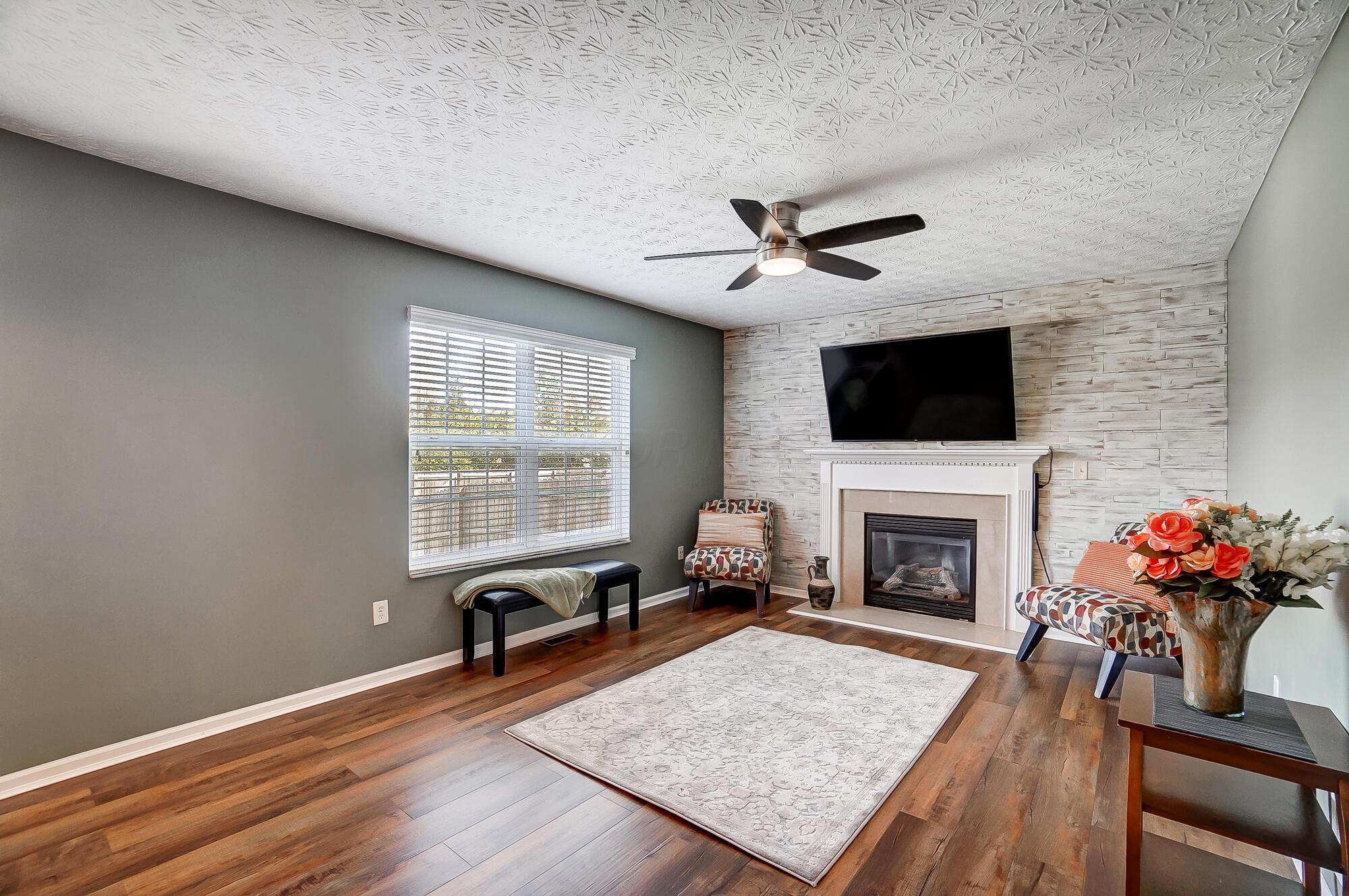 1422 Willow View Drive