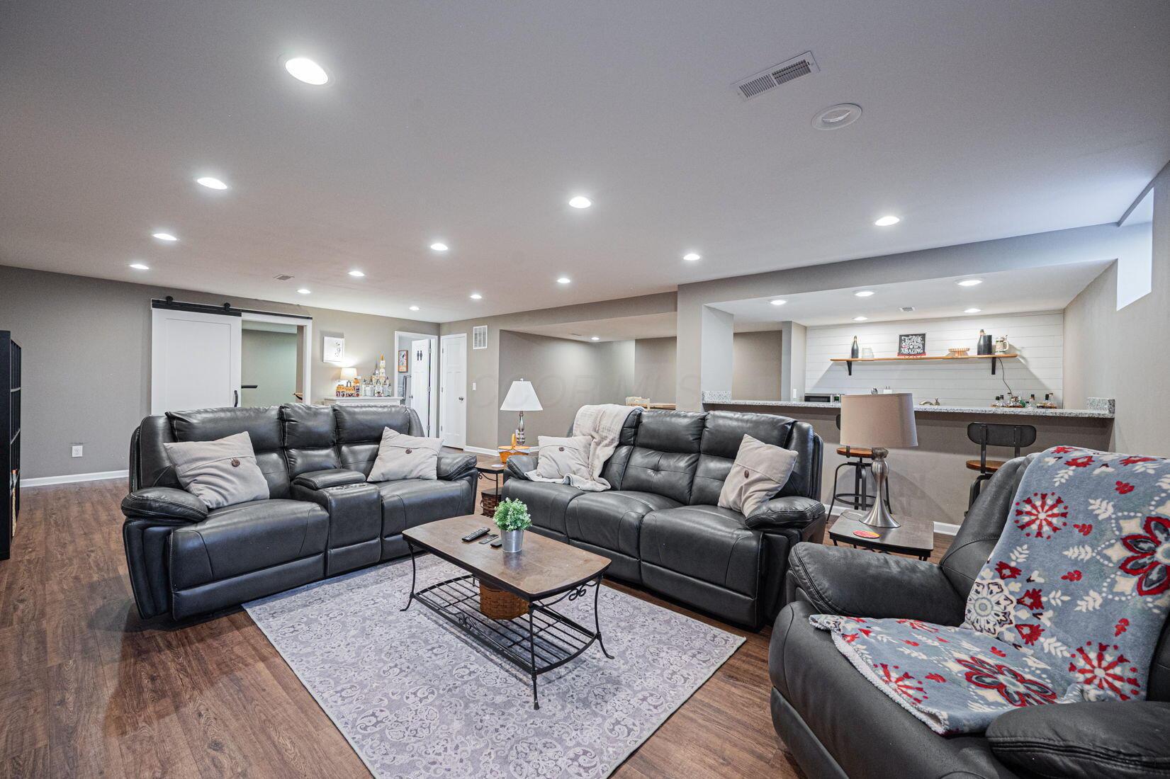 2607 Loris Way
