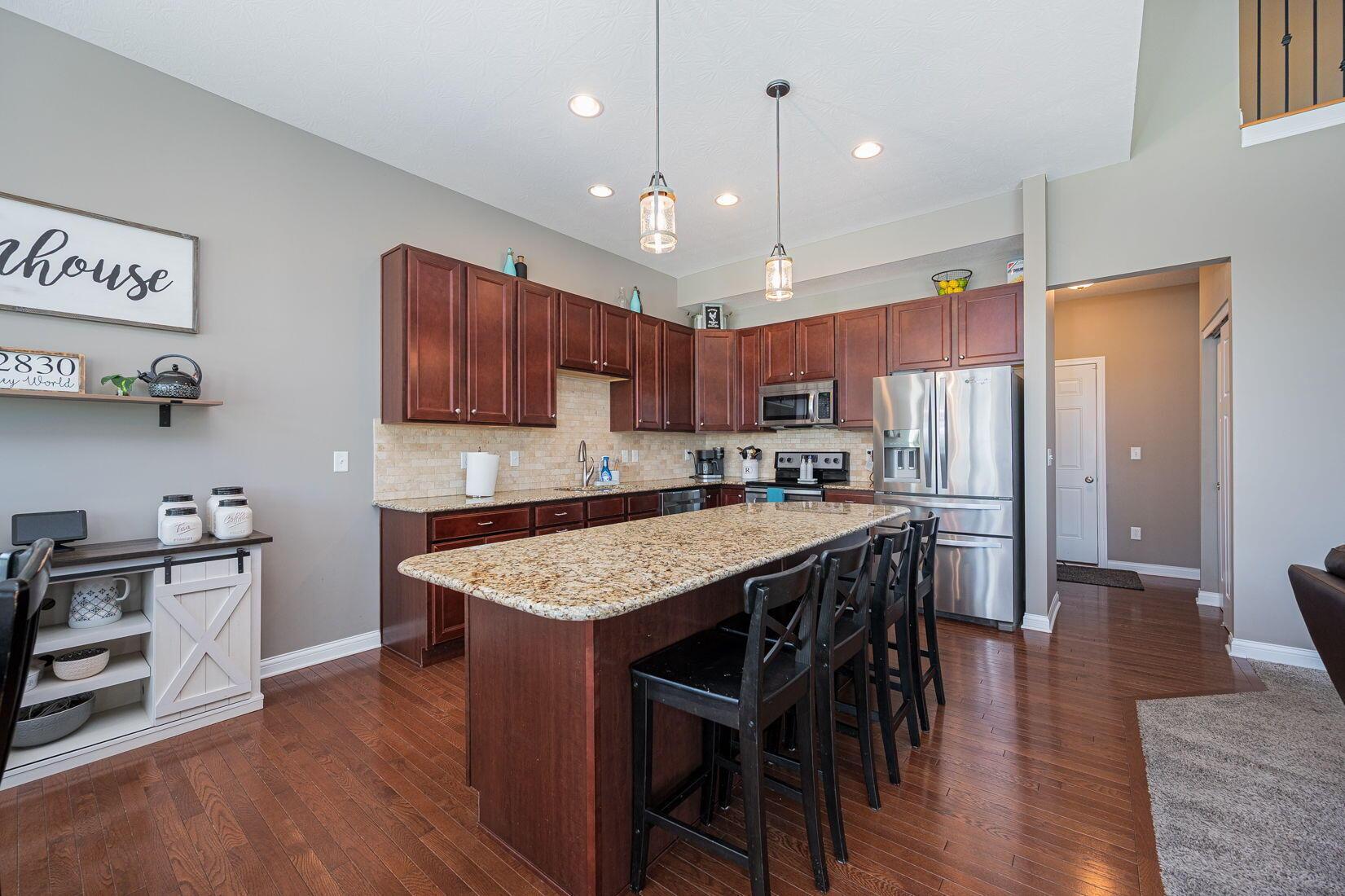 2607 Loris Way