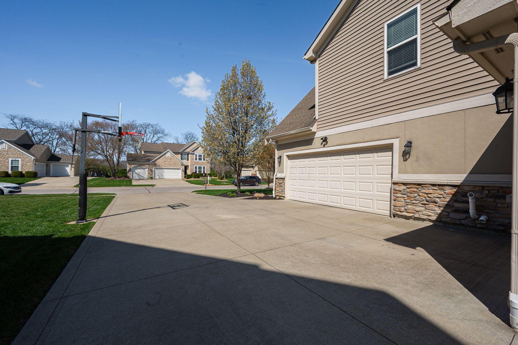 2607 Loris Way