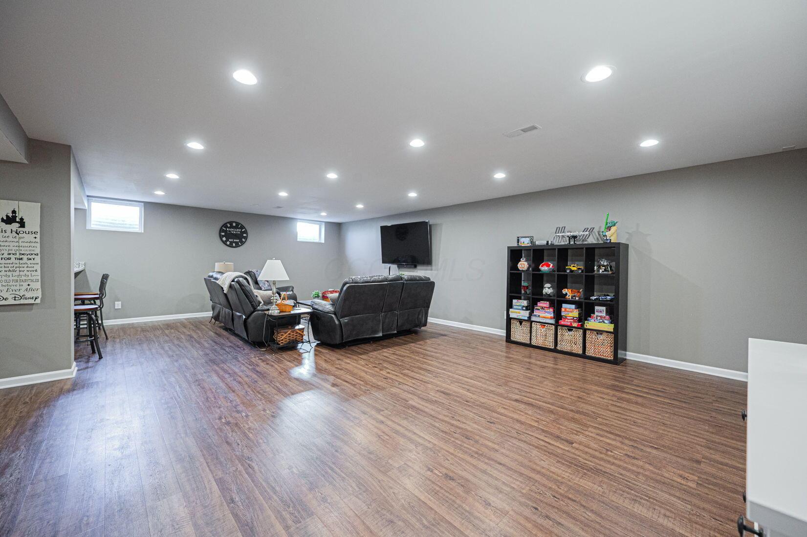 2607 Loris Way