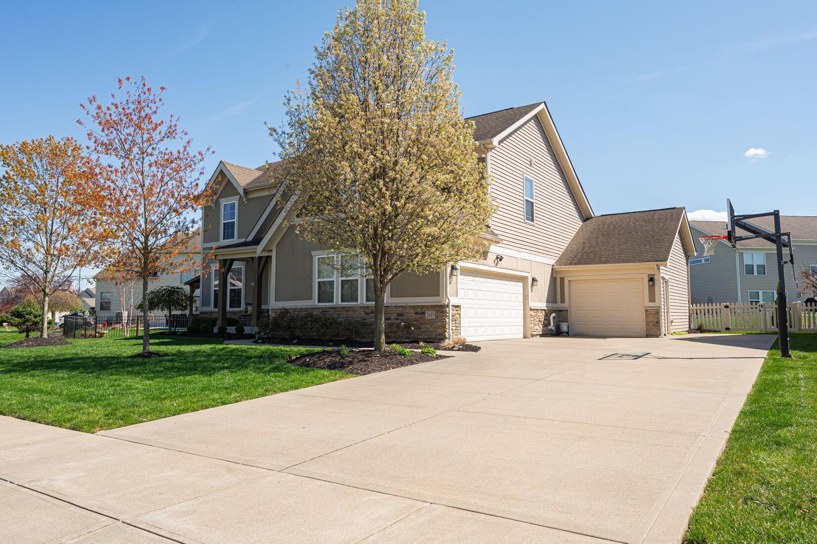 2607 Loris Way
