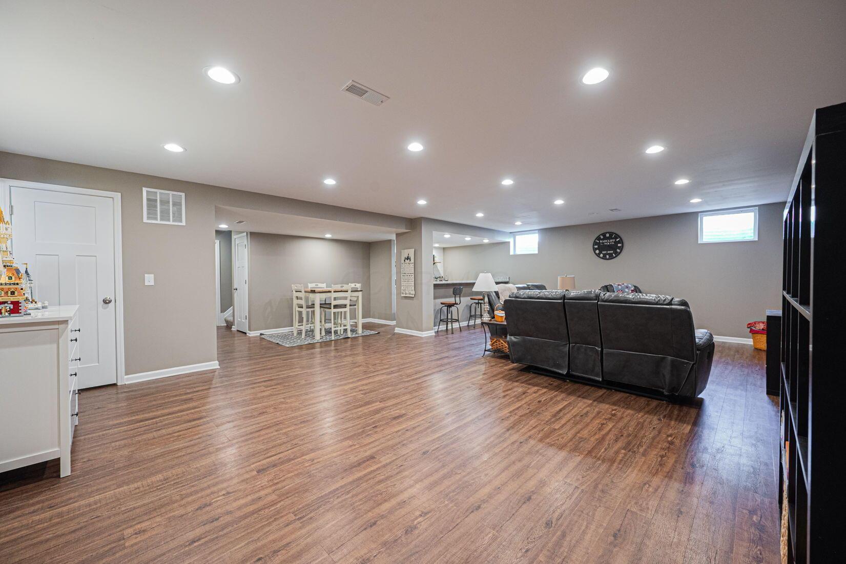 2607 Loris Way