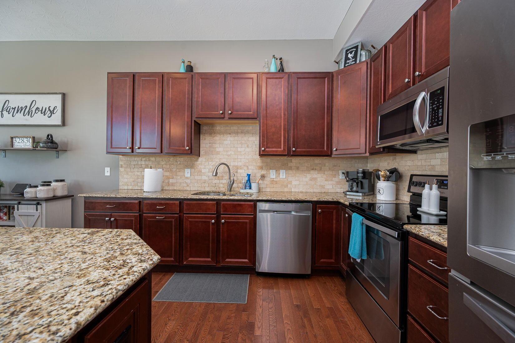 2607 Loris Way