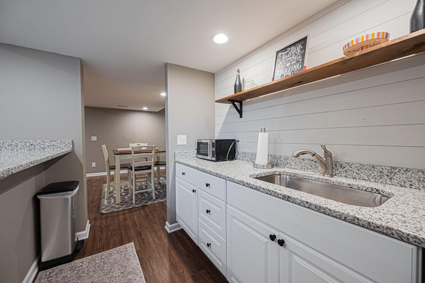 2607 Loris Way