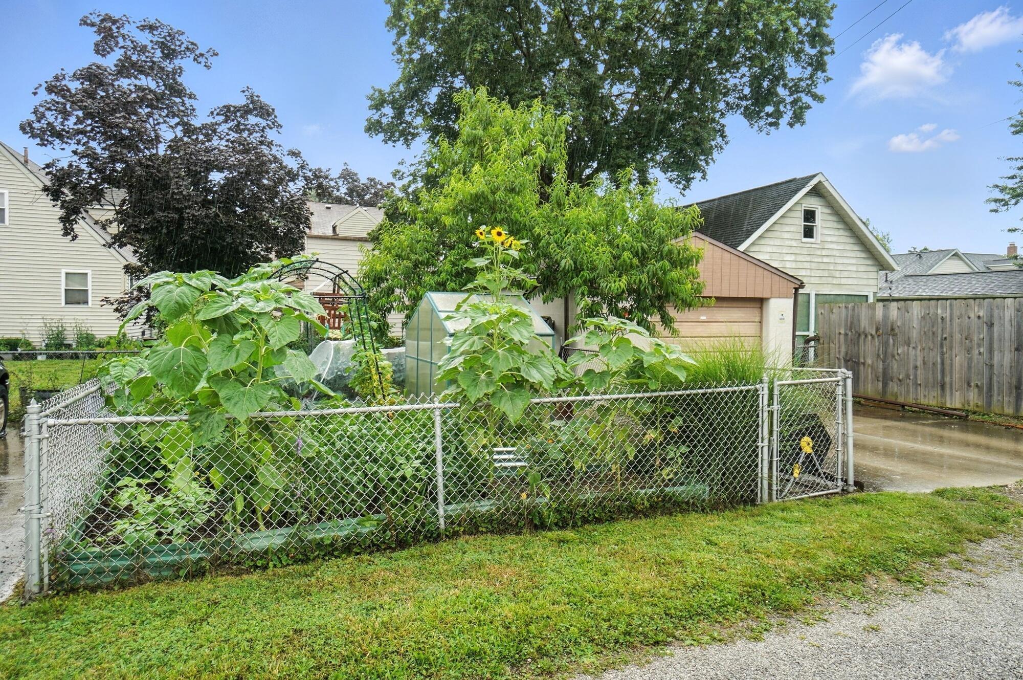 613 Salisbury Road
