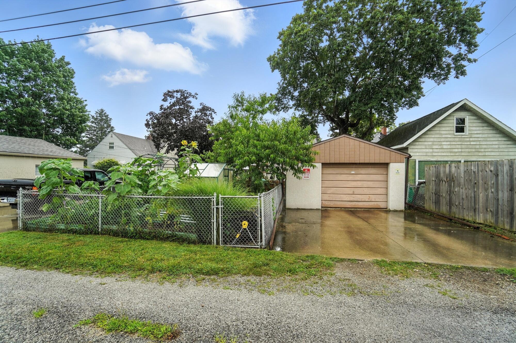 613 Salisbury Road
