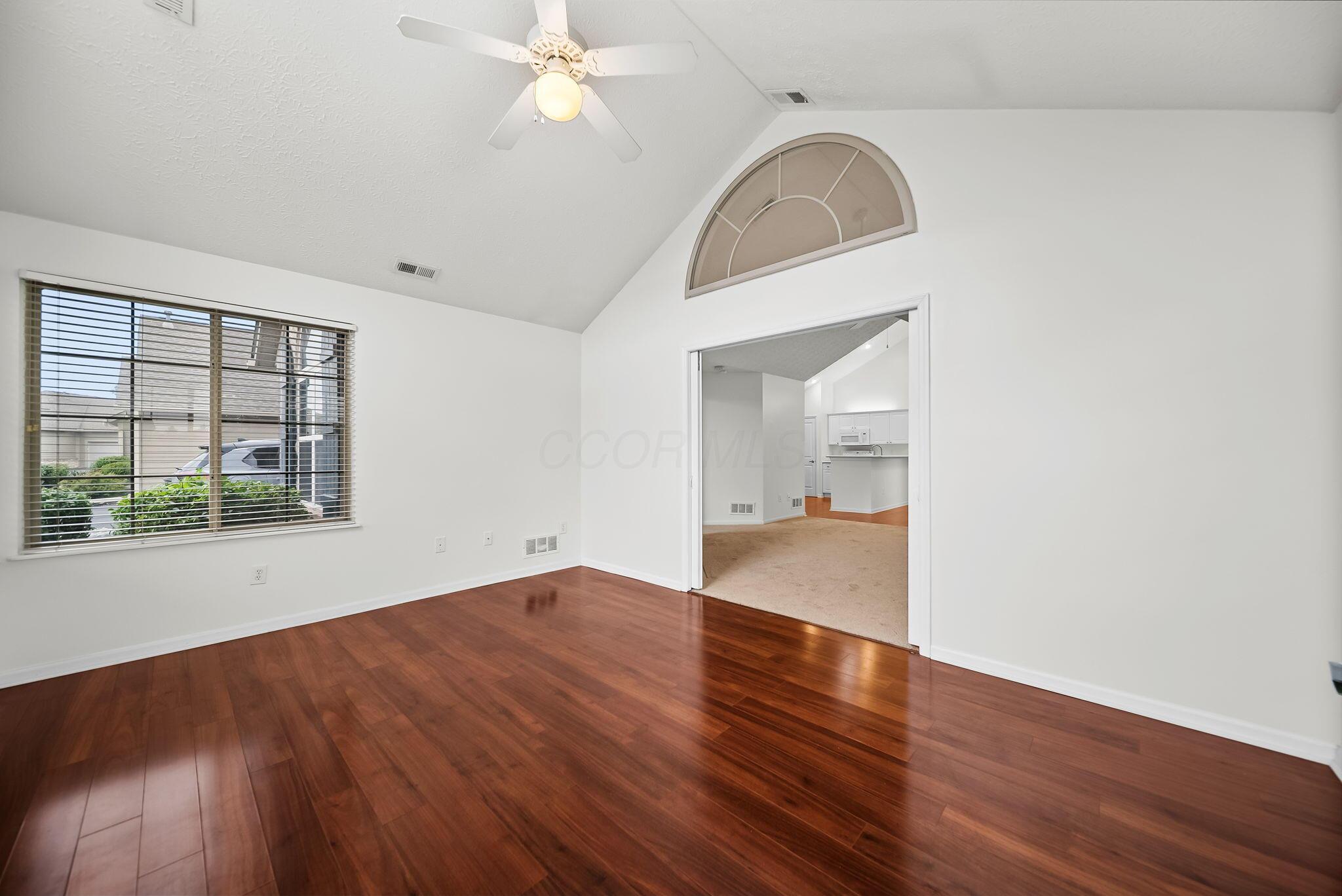 1315 Cascade Drive, 15