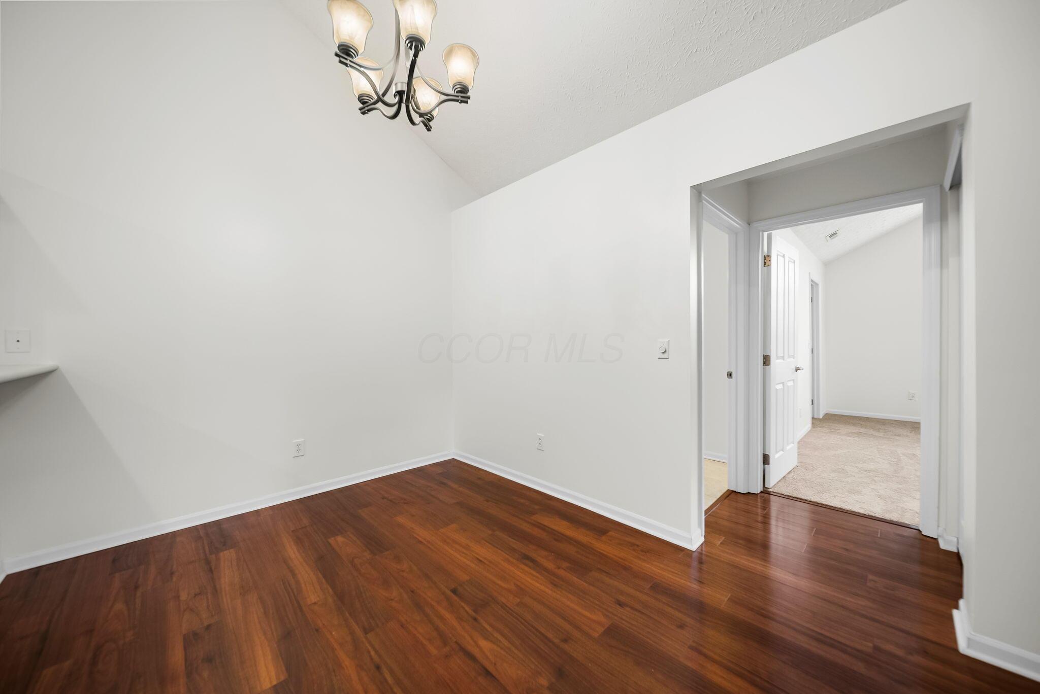 1315 Cascade Drive, 15