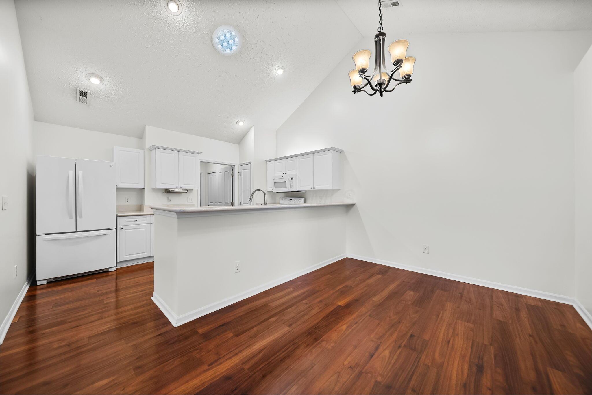 1315 Cascade Drive, 15