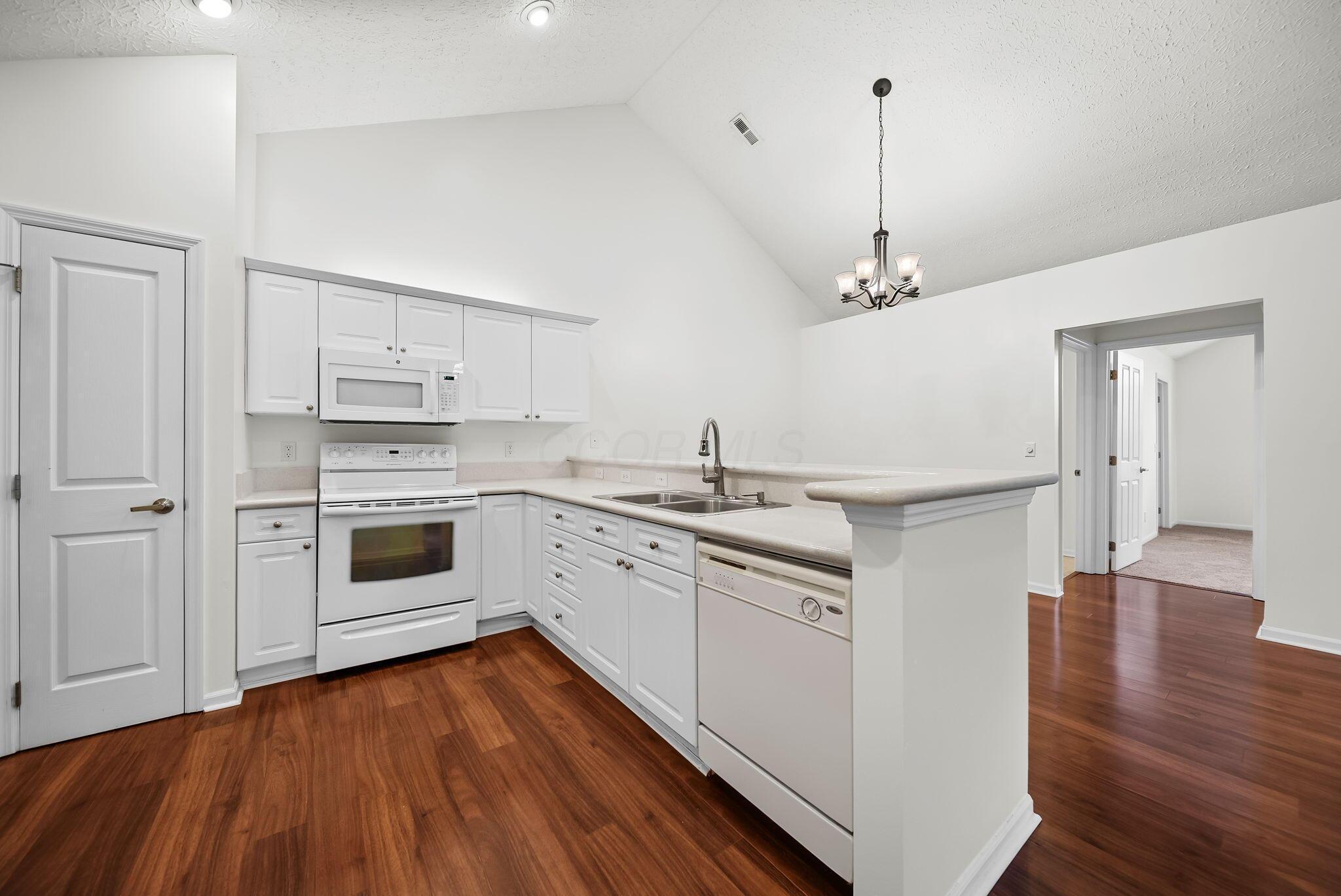 1315 Cascade Drive, 15