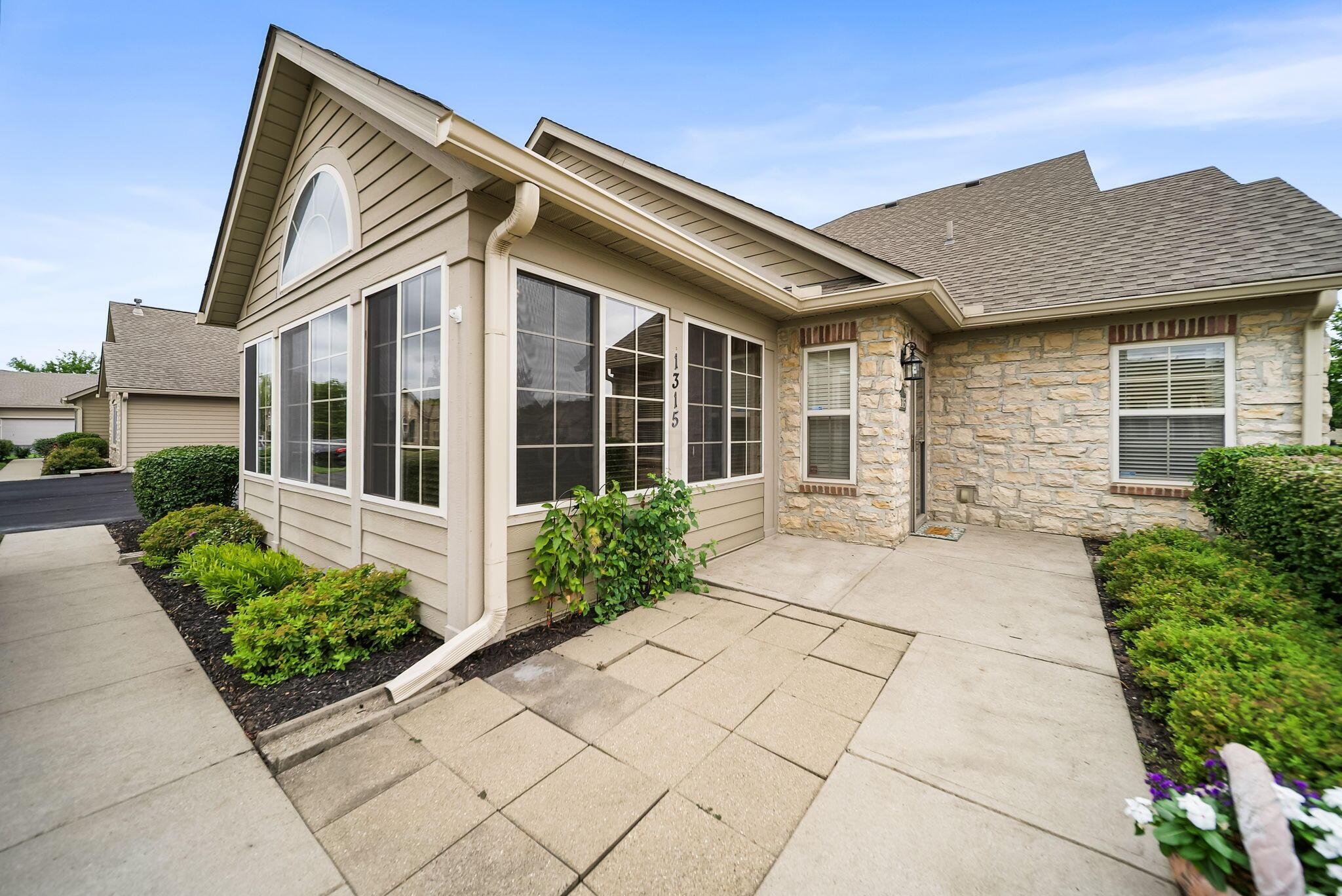 1315 Cascade Drive, 15