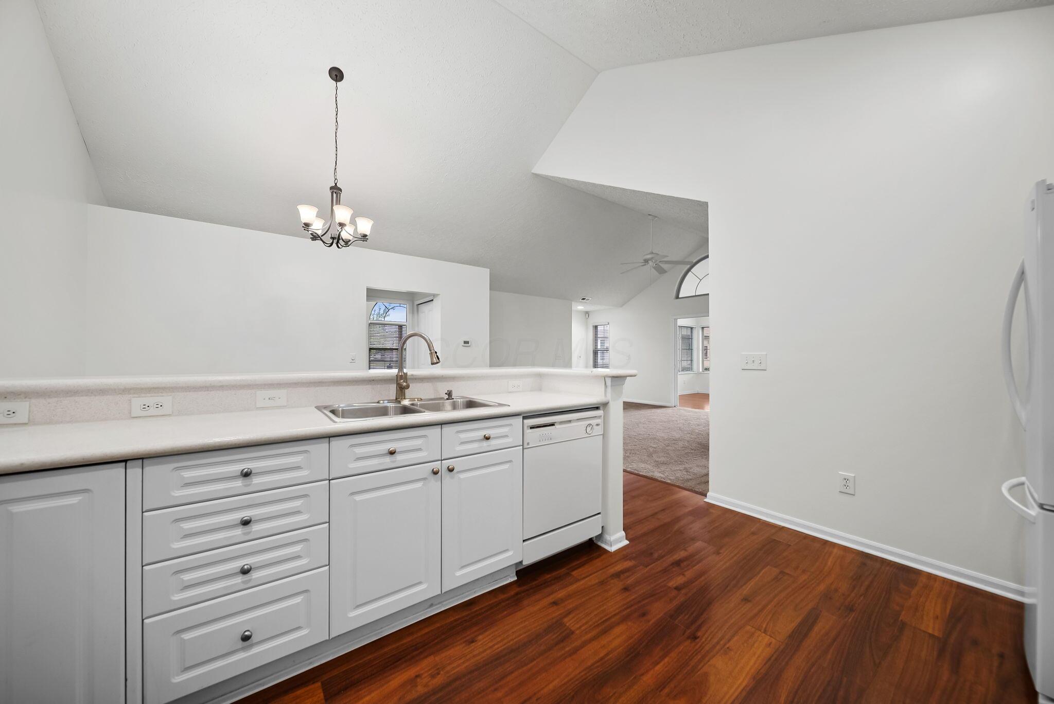 1315 Cascade Drive, 15