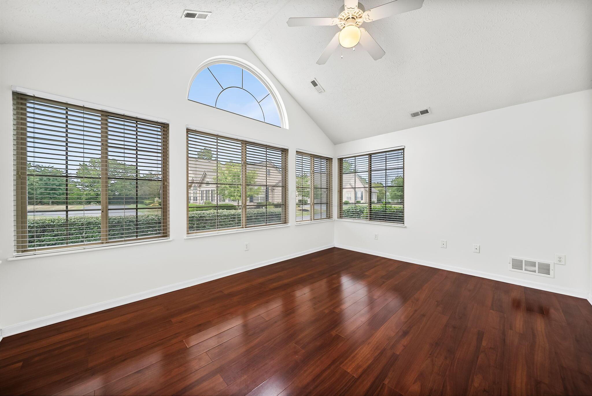 1315 Cascade Drive, 15