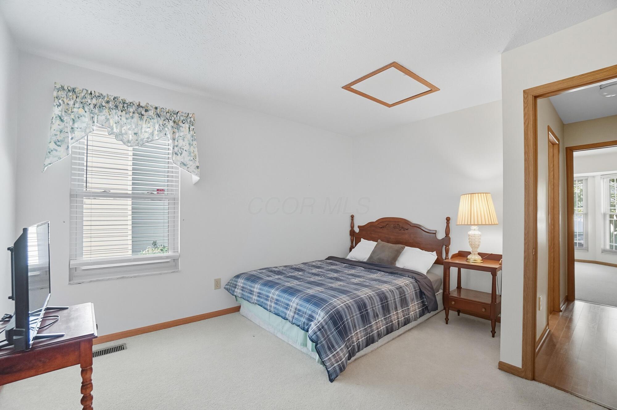 3195 Longridge Way