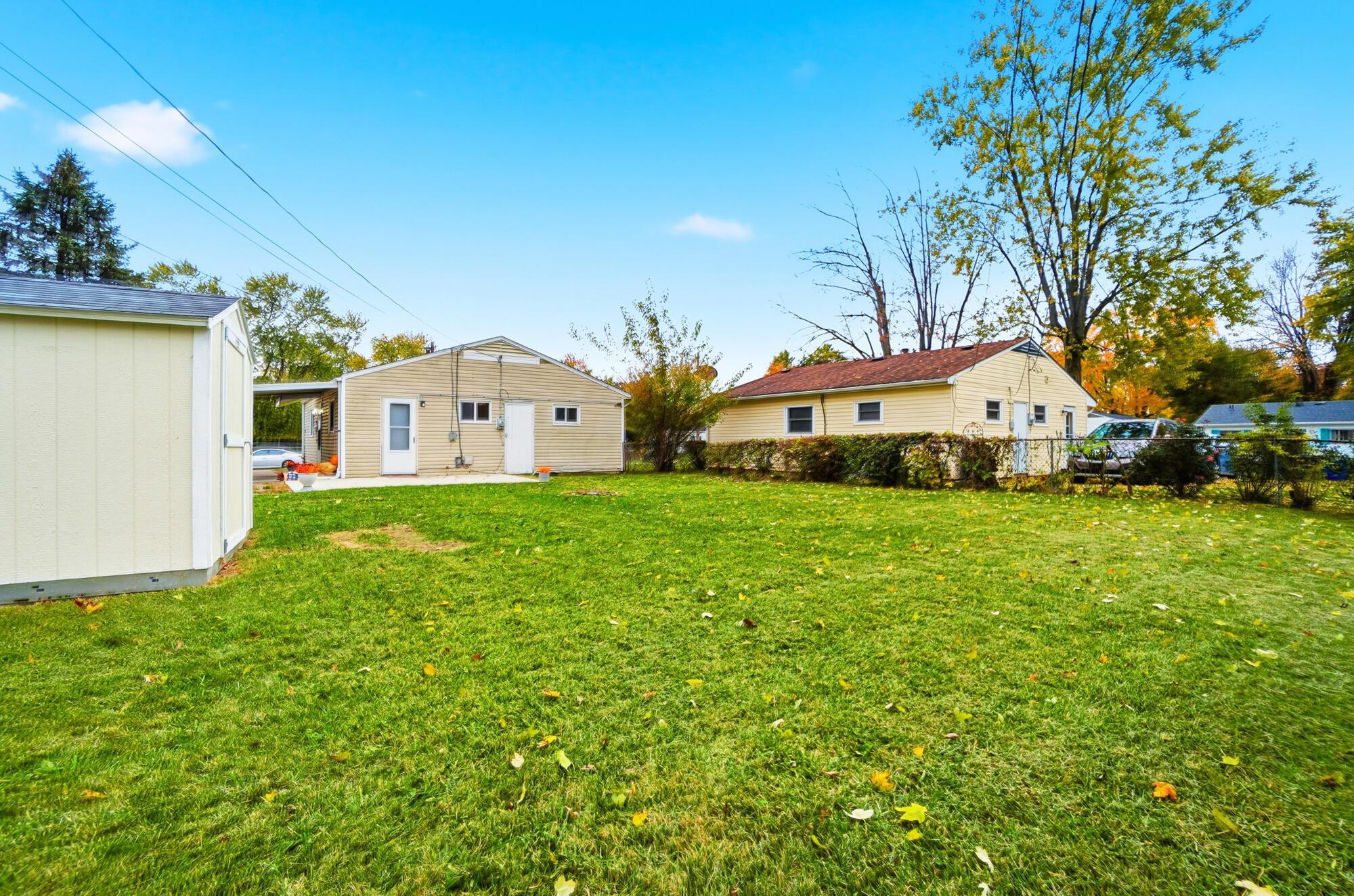 1382 Southfield Drive S