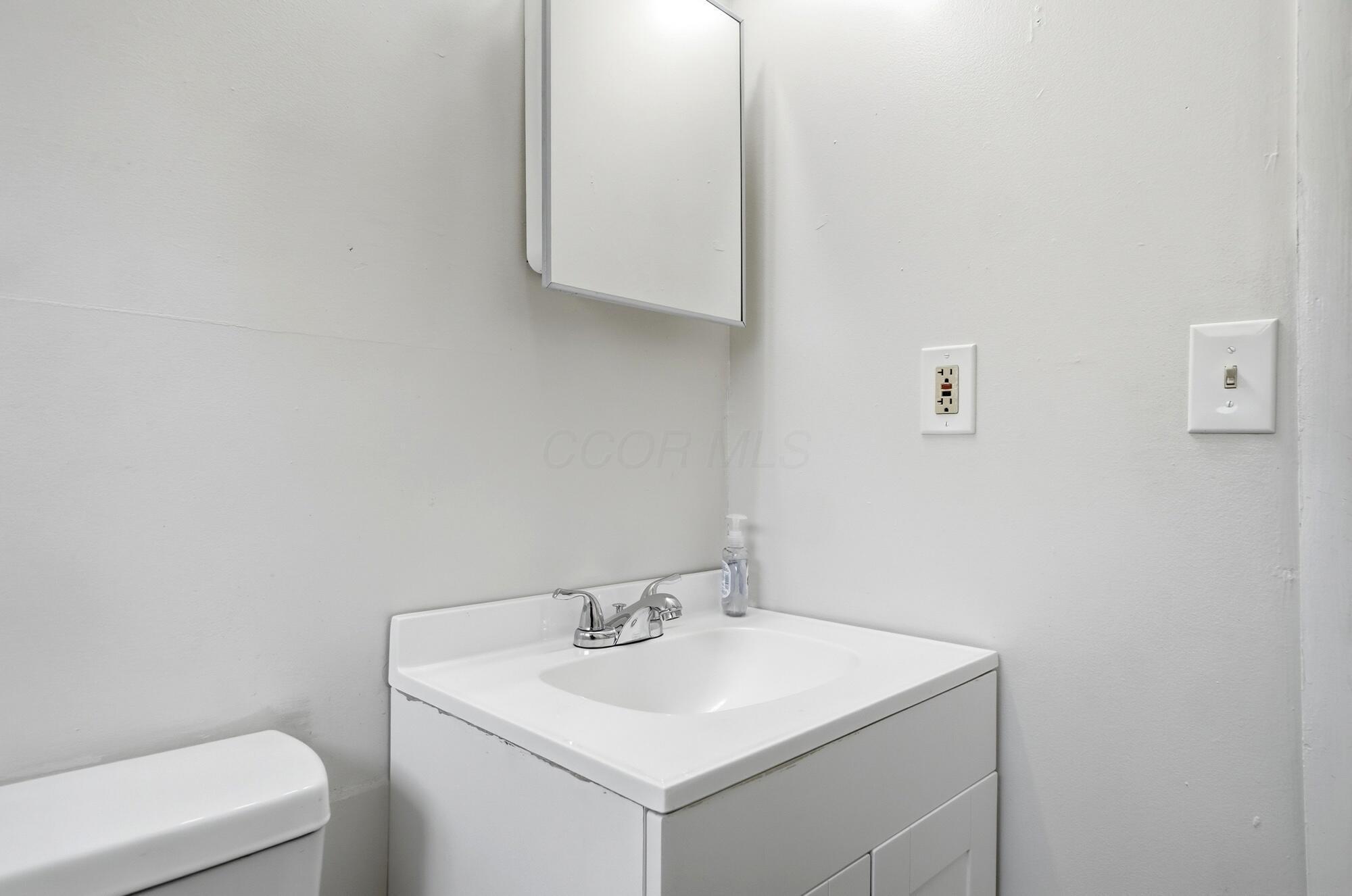 1382 Southfield Drive S