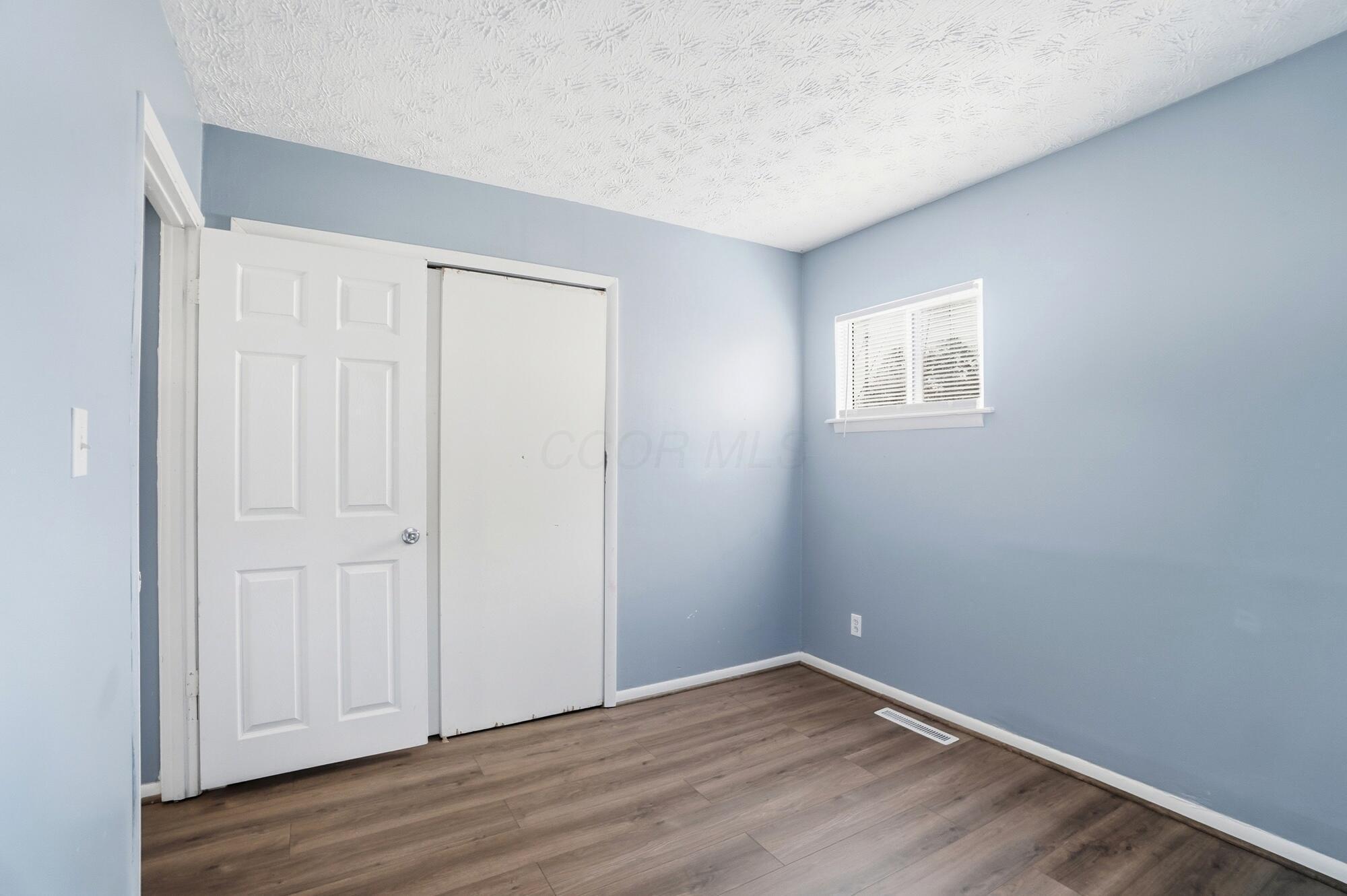 1382 Southfield Drive S