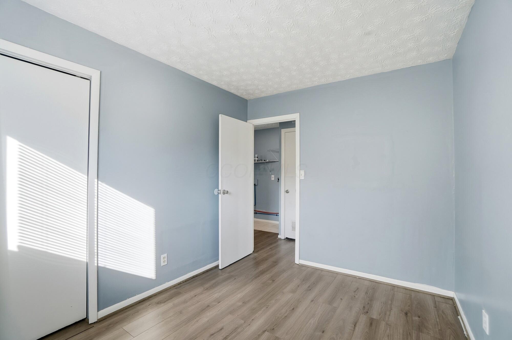 1382 Southfield Drive S