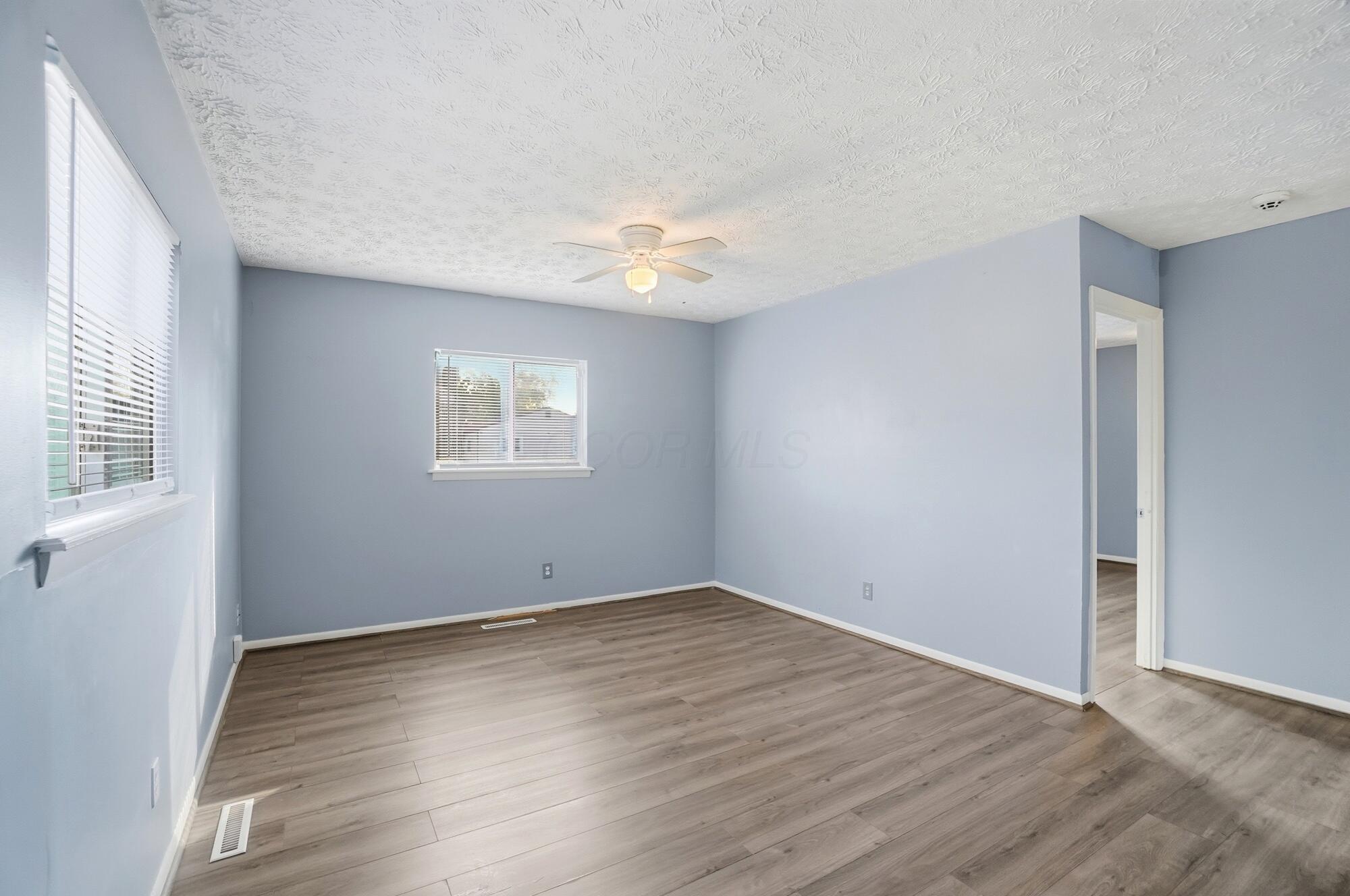 1382 Southfield Drive S