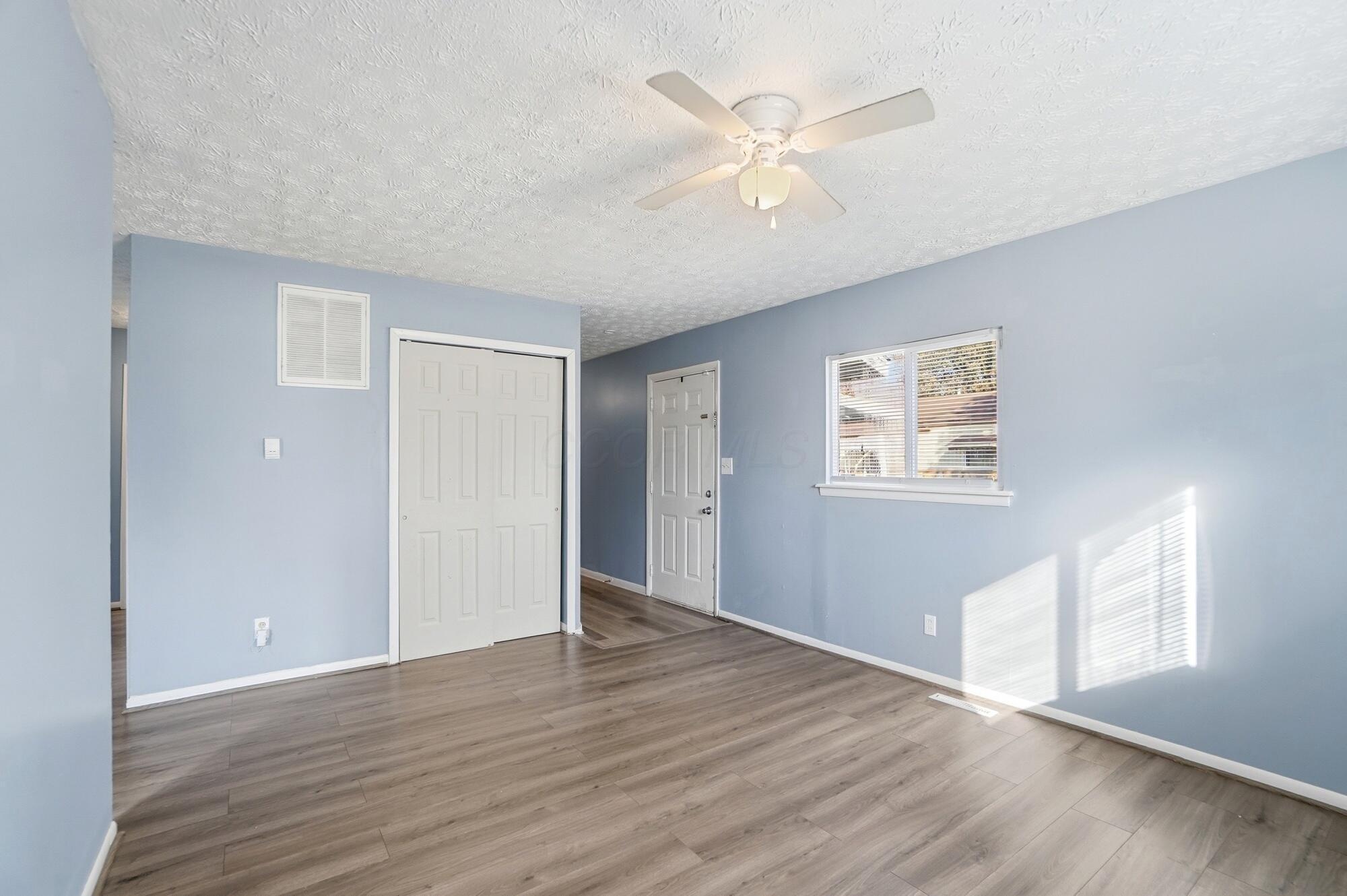 1382 Southfield Drive S