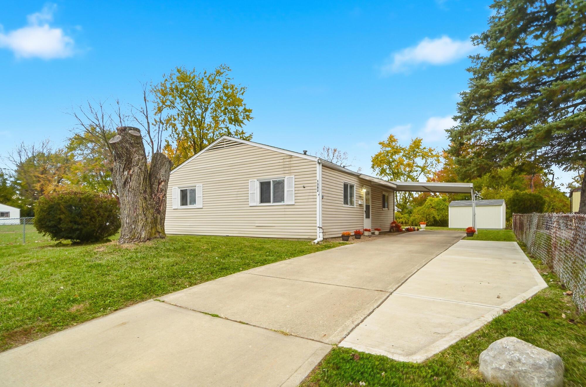 1382 Southfield Drive S