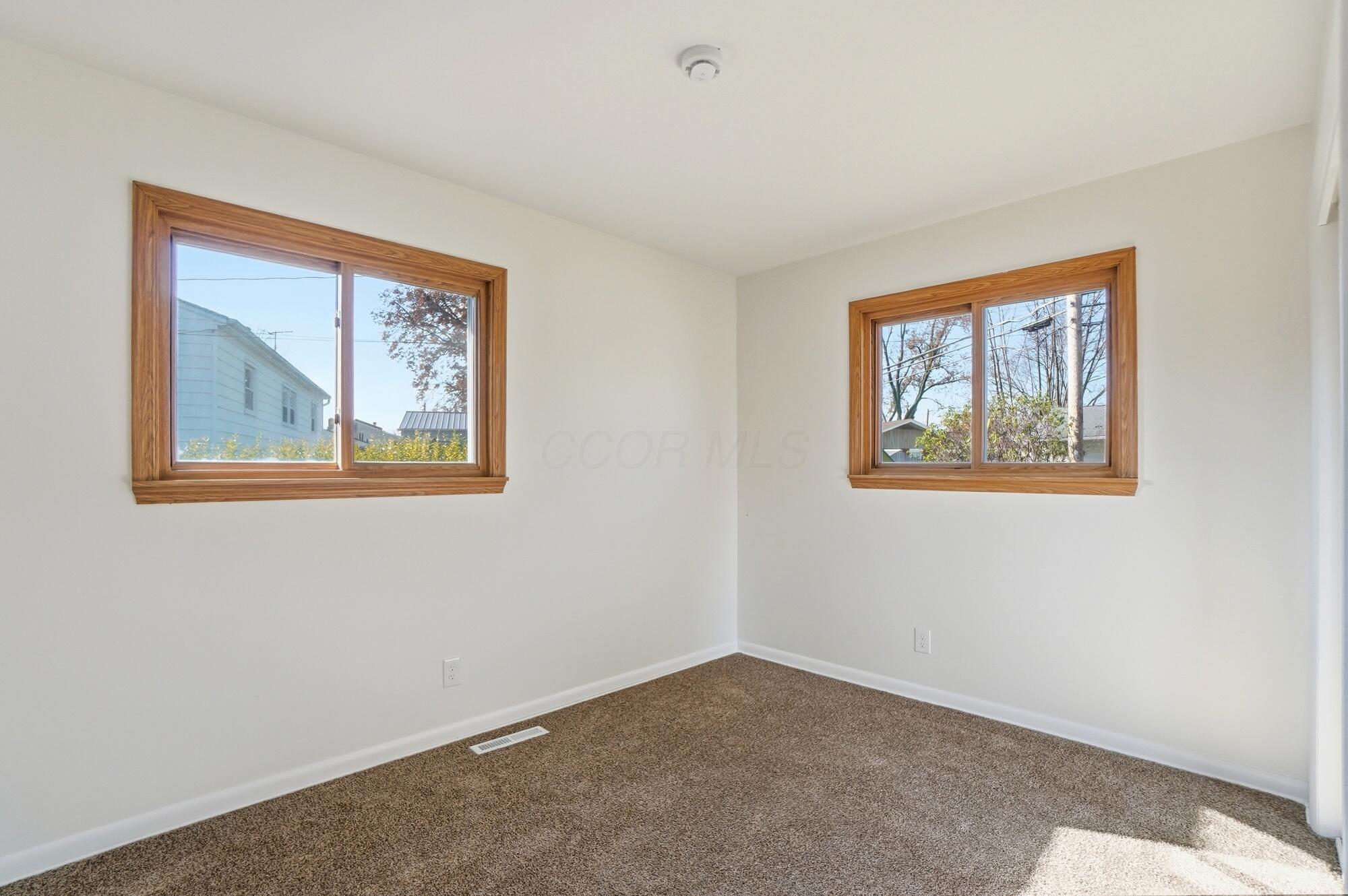 1207 Nocturne Road E