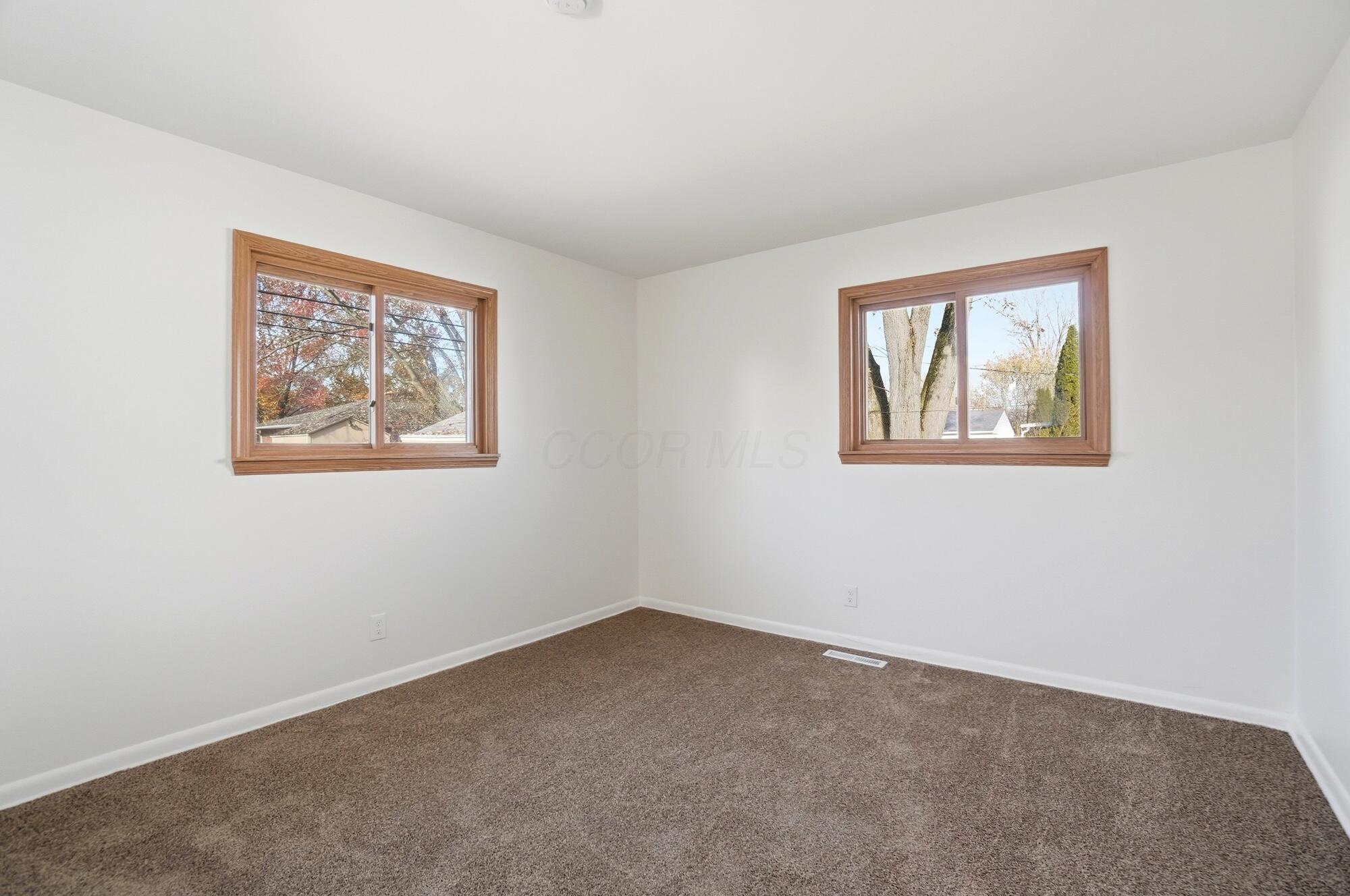 1207 Nocturne Road E