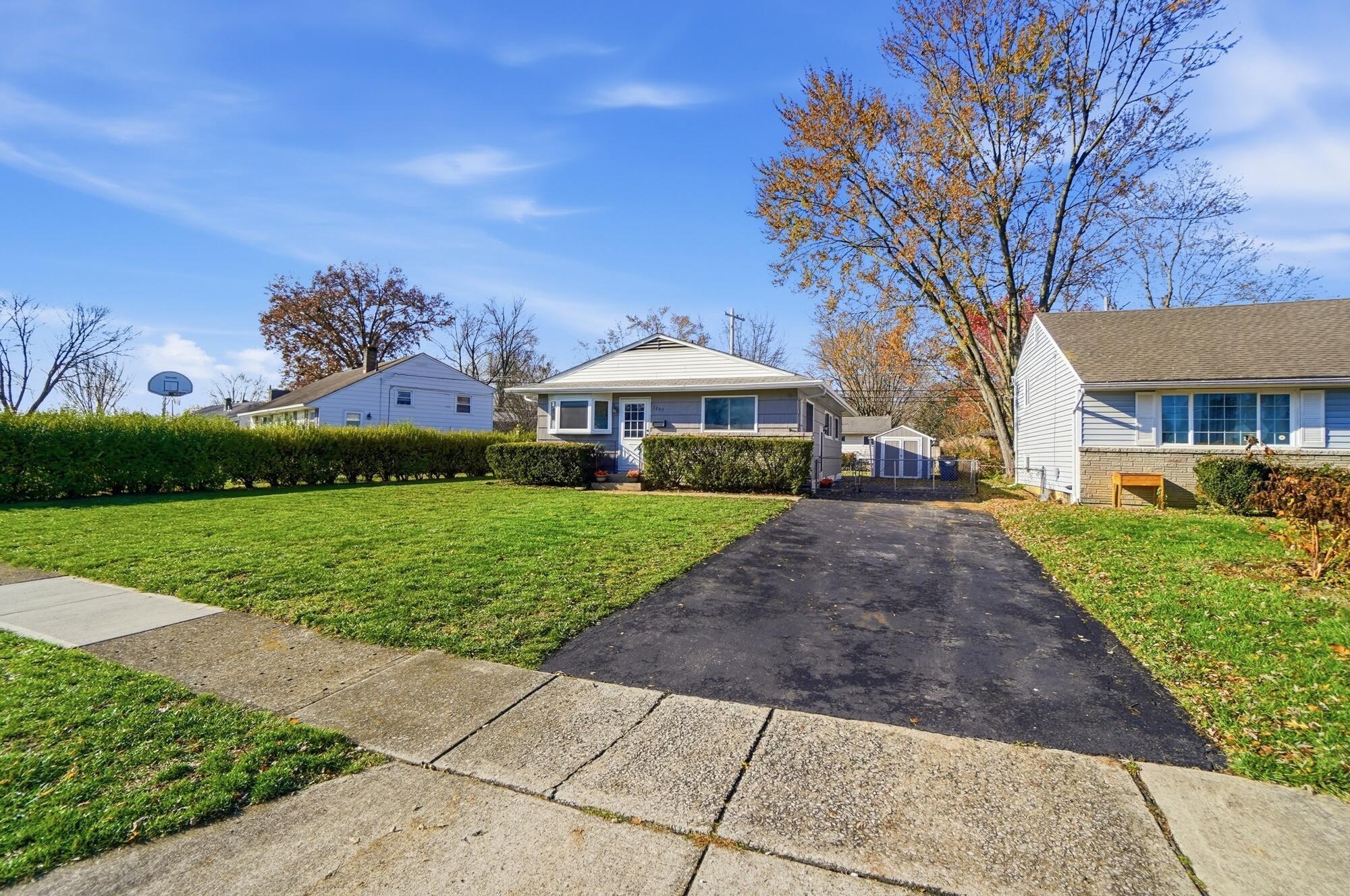 1207 Nocturne Road E