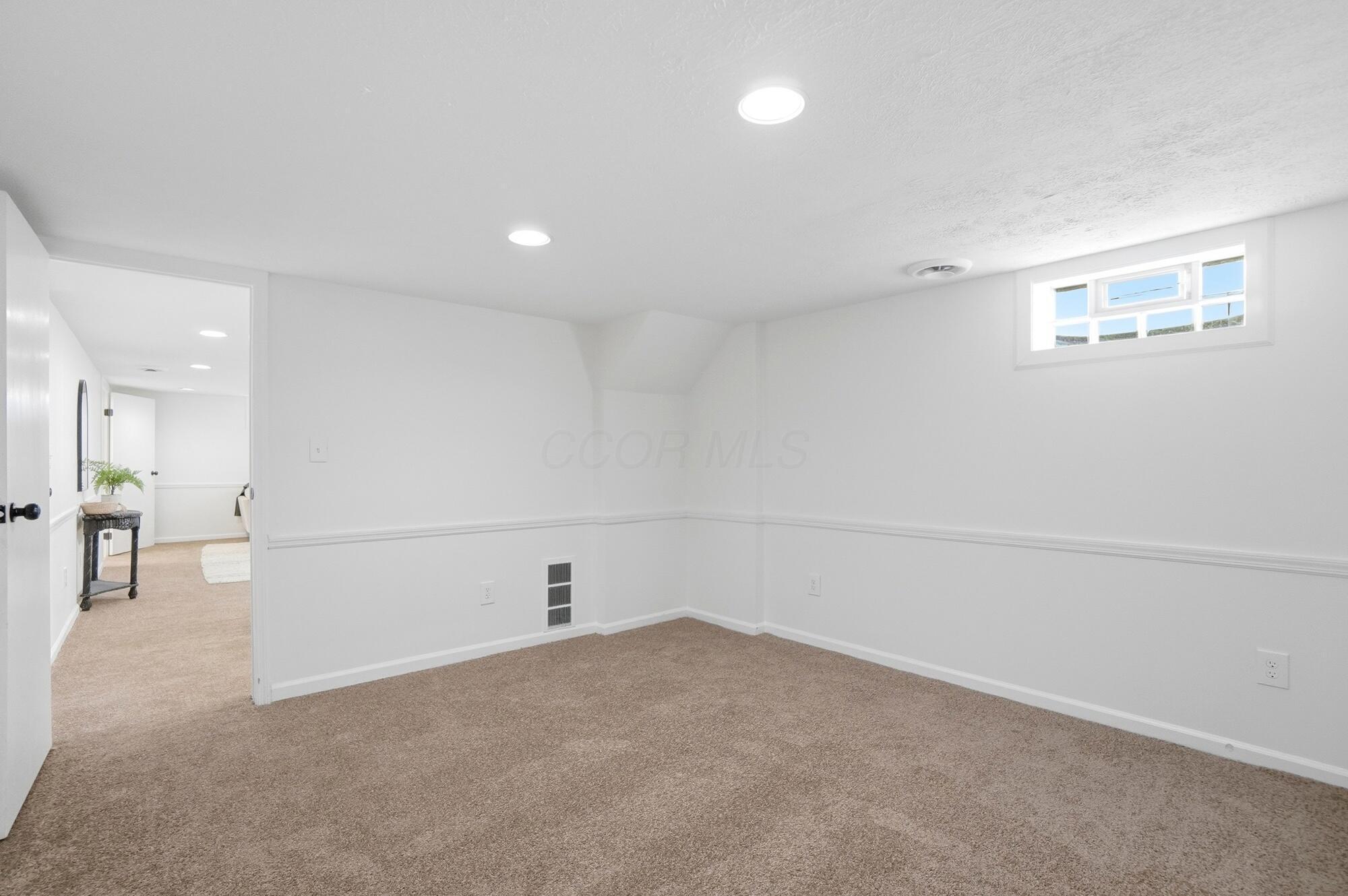 1207 Nocturne Road E