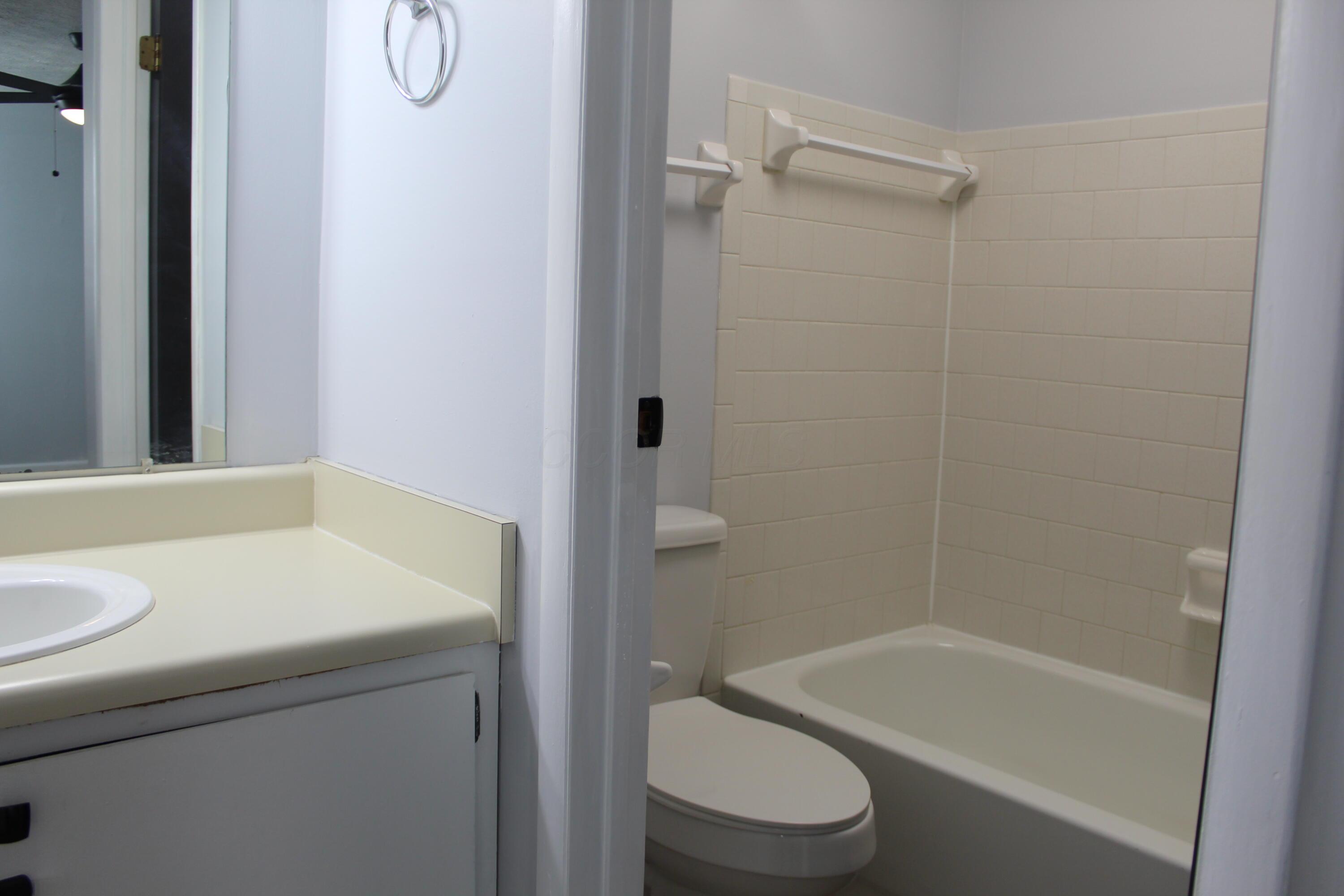 1823 Worthington Run Drive, F